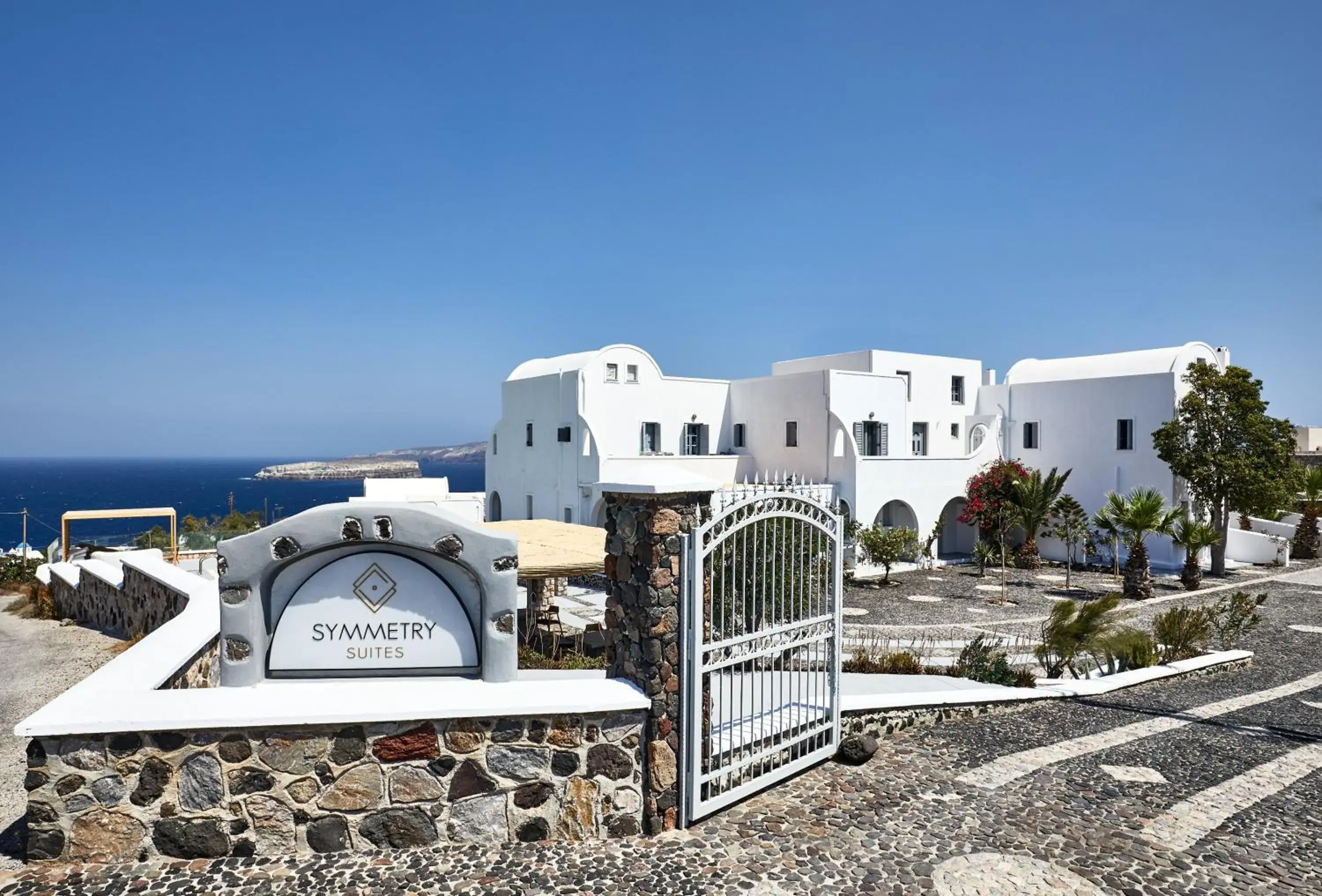 Property building in Symmetry Suites Property building in Symmetry Suites