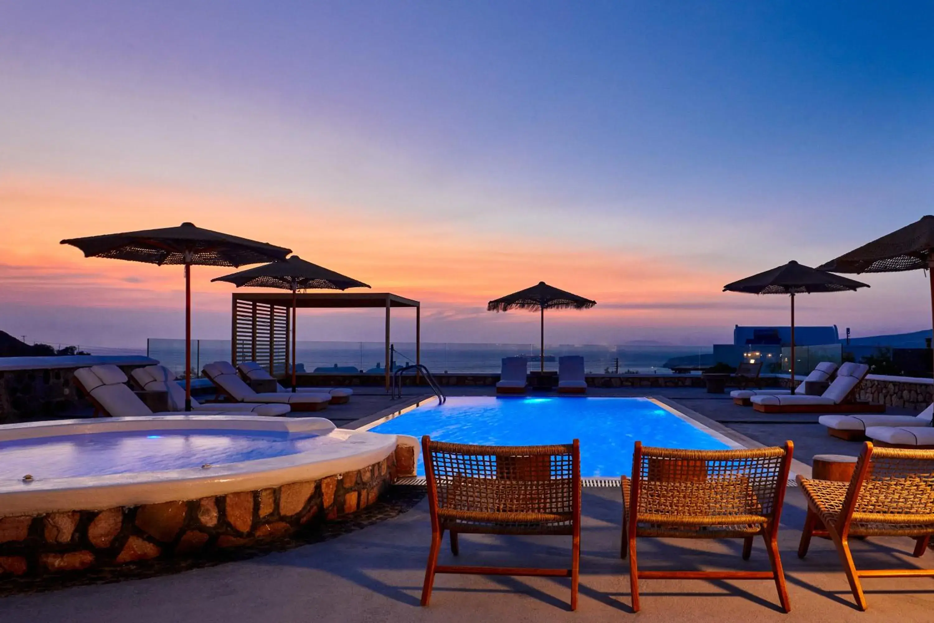 Swimming pool in Symmetry Suites Swimming pool in Symmetry Suites