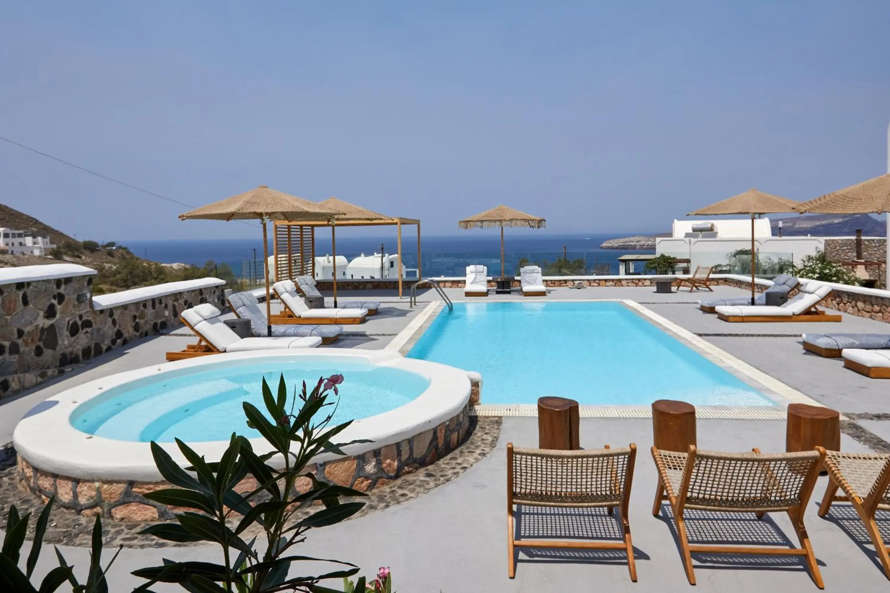 Property building in Symmetry Suites Property building in Symmetry Suites