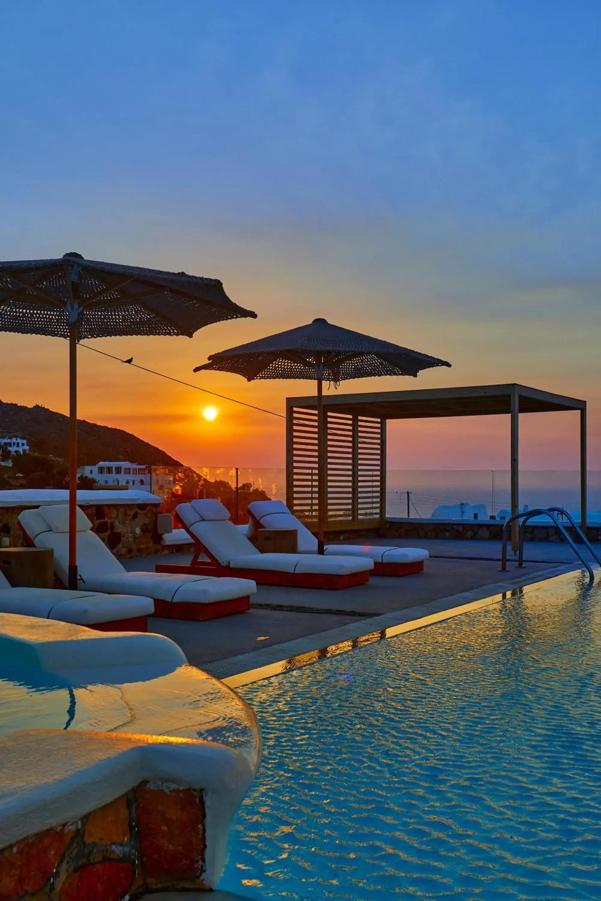 Swimming pool in Symmetry Suites Swimming pool in Symmetry Suites