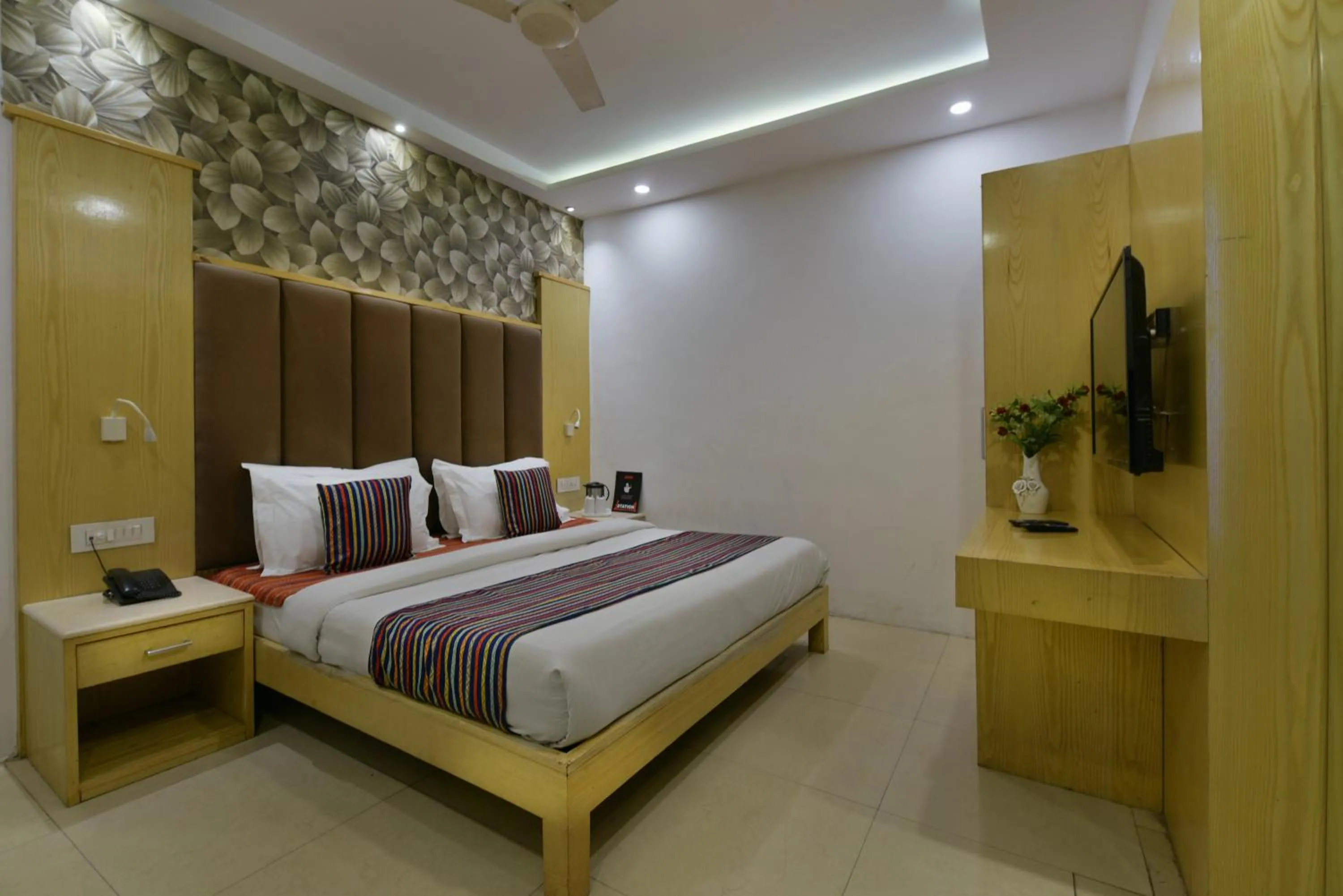 Bed in The Yuvraj By LIVIQ