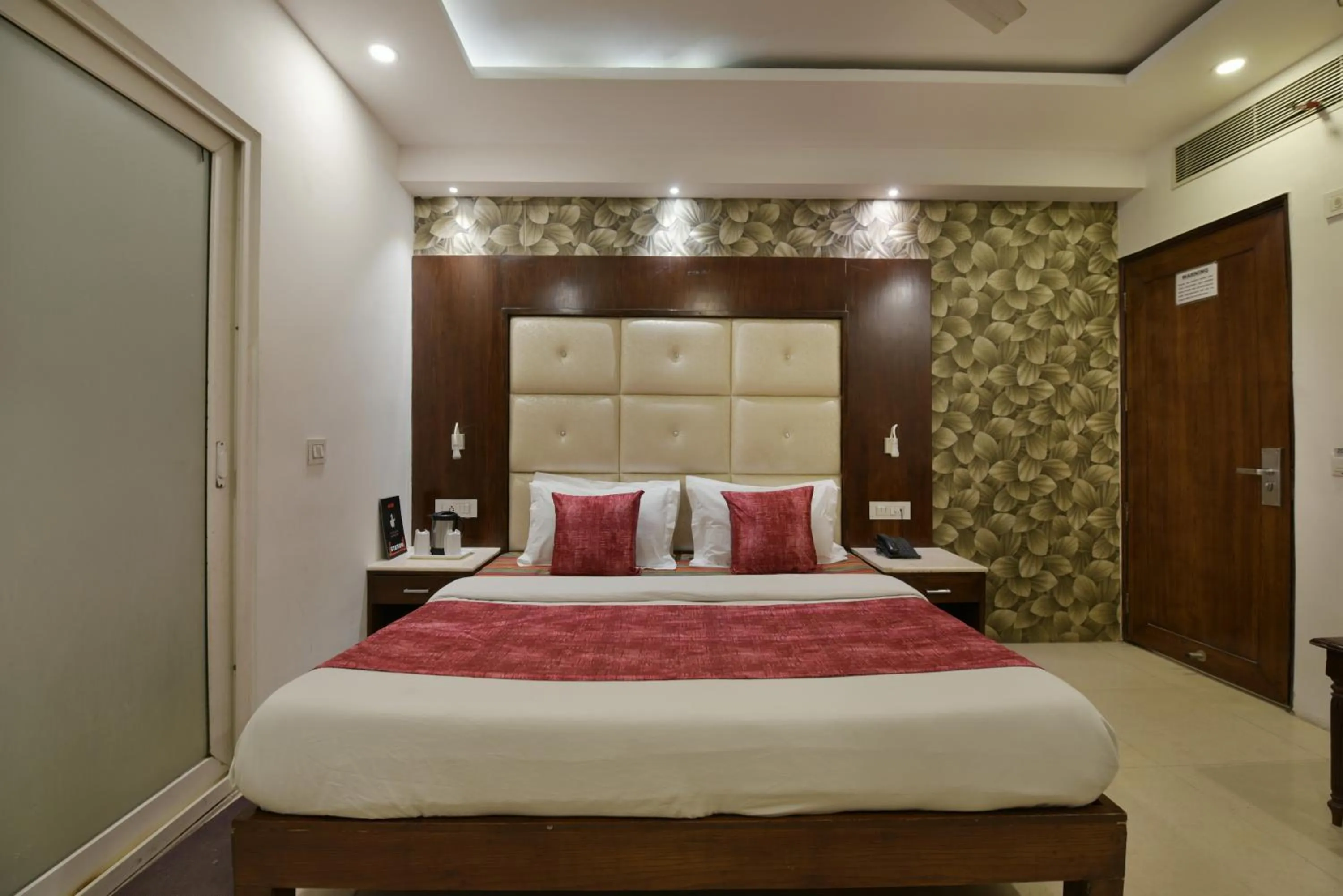 Bed in The Yuvraj By LIVIQ