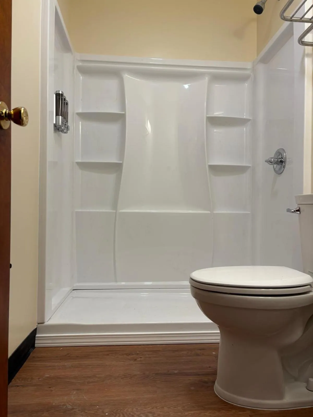 Mohican Resort Motel, Conveniently located to all Lake George attractions