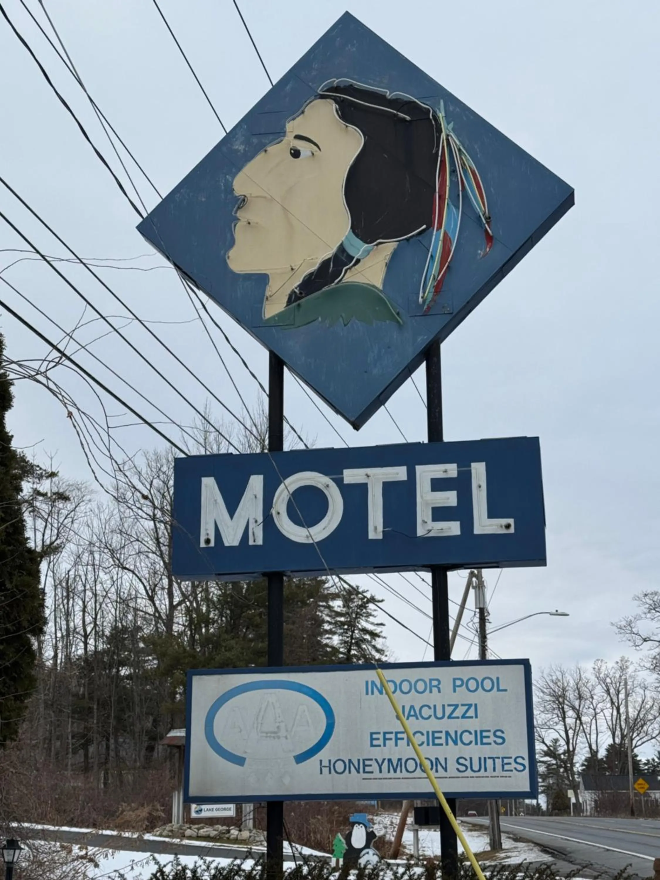 Mohican Resort Motel, Conveniently located to all Lake George attractions