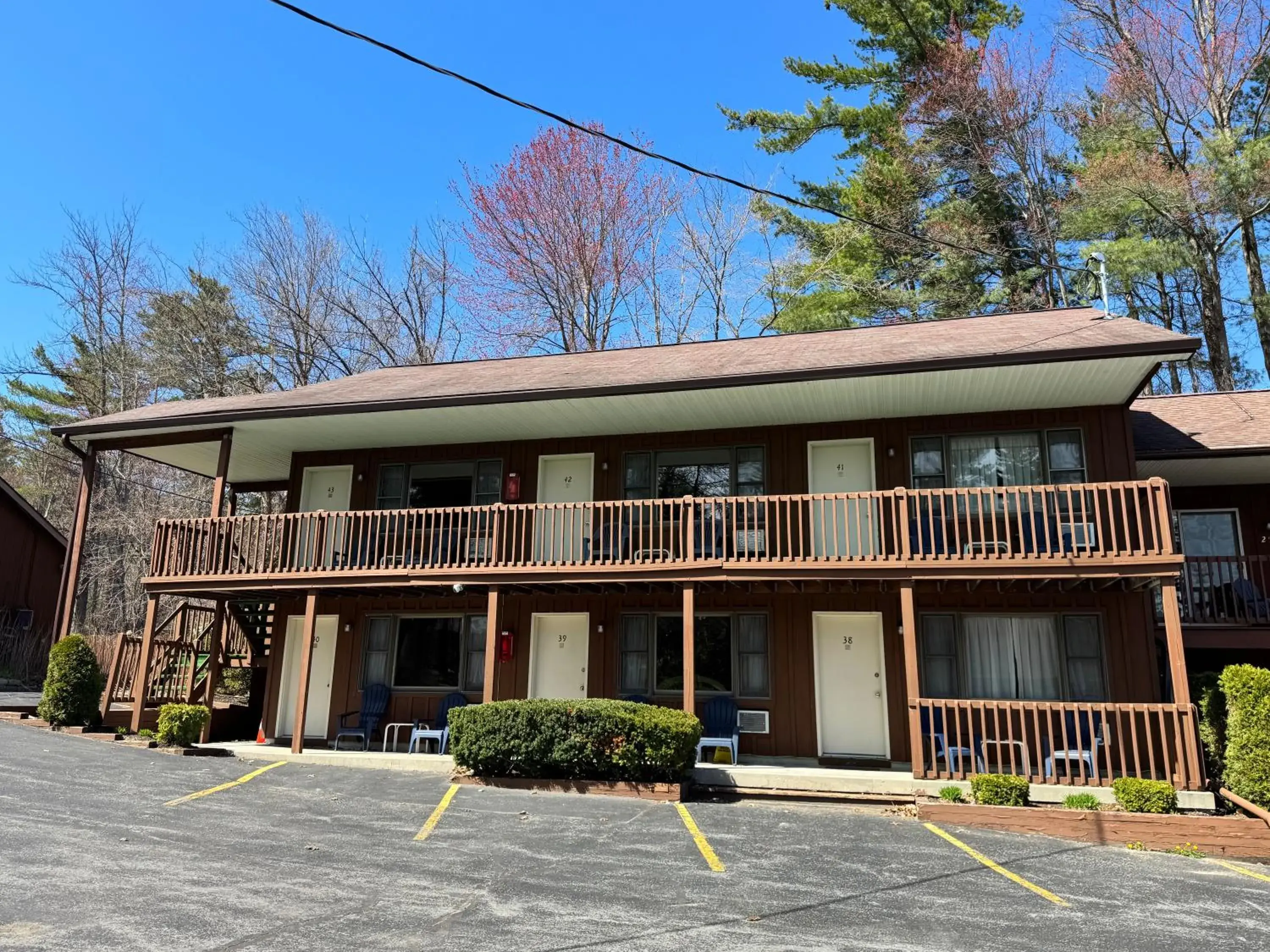 Superior Family Room in Mohican Resort Motel, Conveniently located to all Lake George attractions Superior Family Room in Mohican Resort Motel, Conveniently located to all Lake George attractions