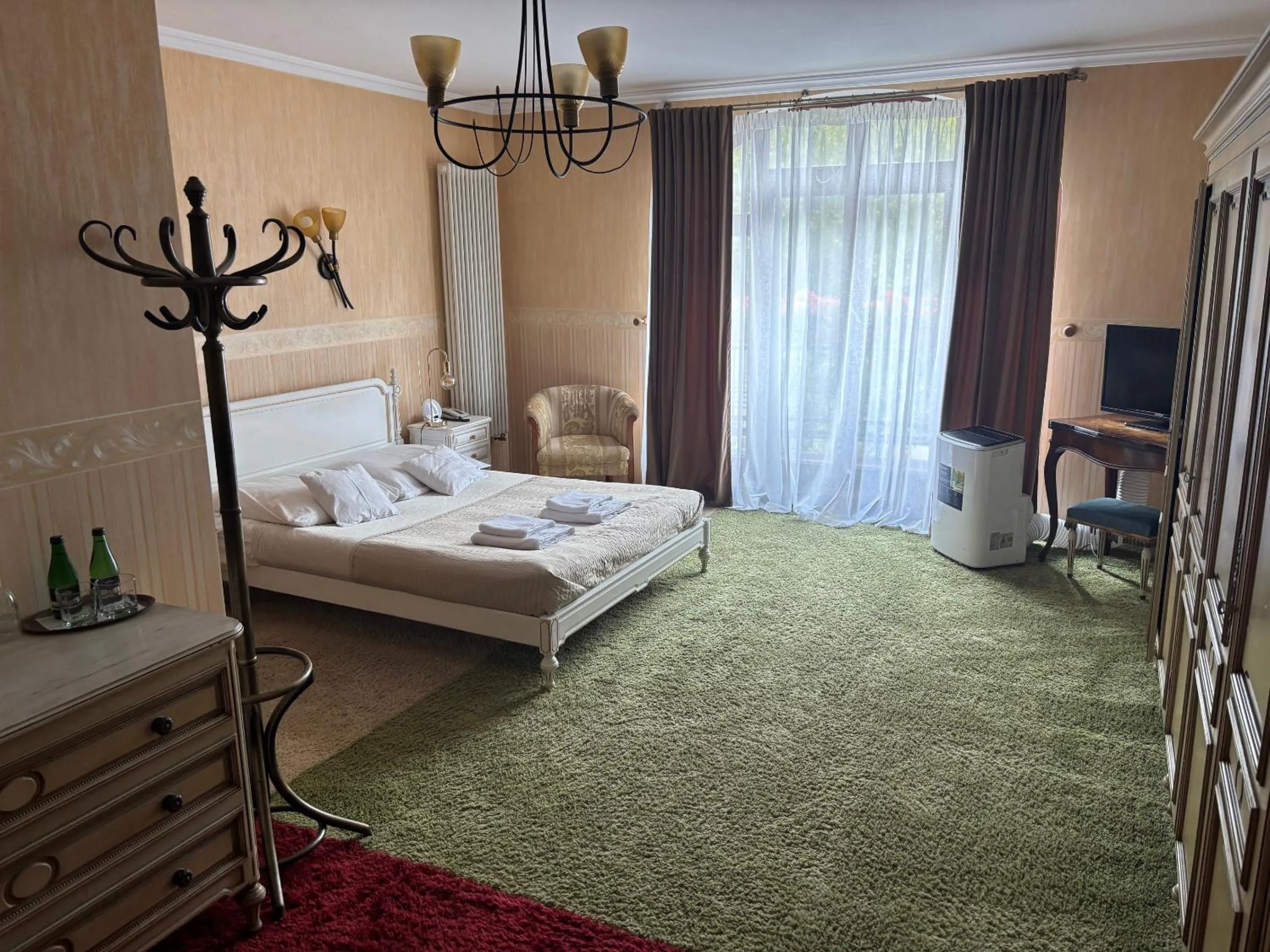 Bed in Hotel Pałacyk Konin