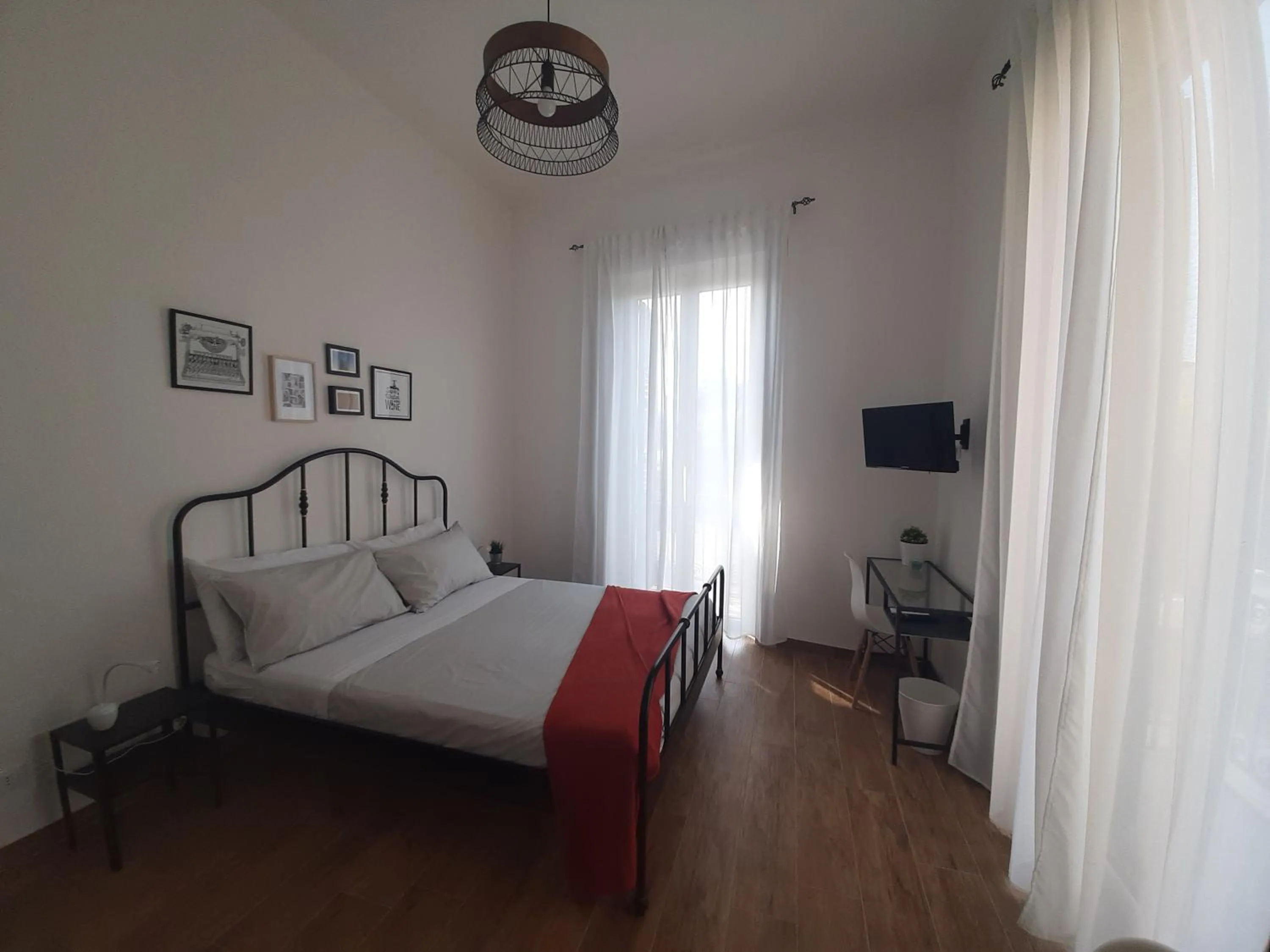 Photo of the whole room in Basile rooms