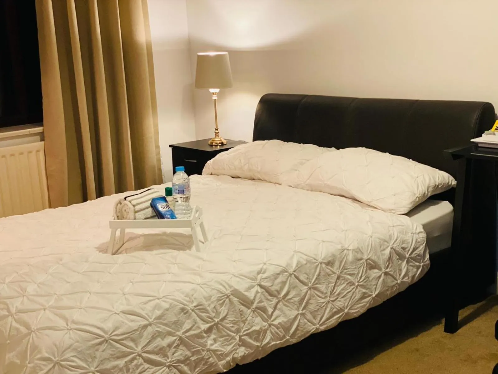 Bedroom in ASHMINA HOLIDAY LET with Free onsite Parking for SMALL VANS and cars only