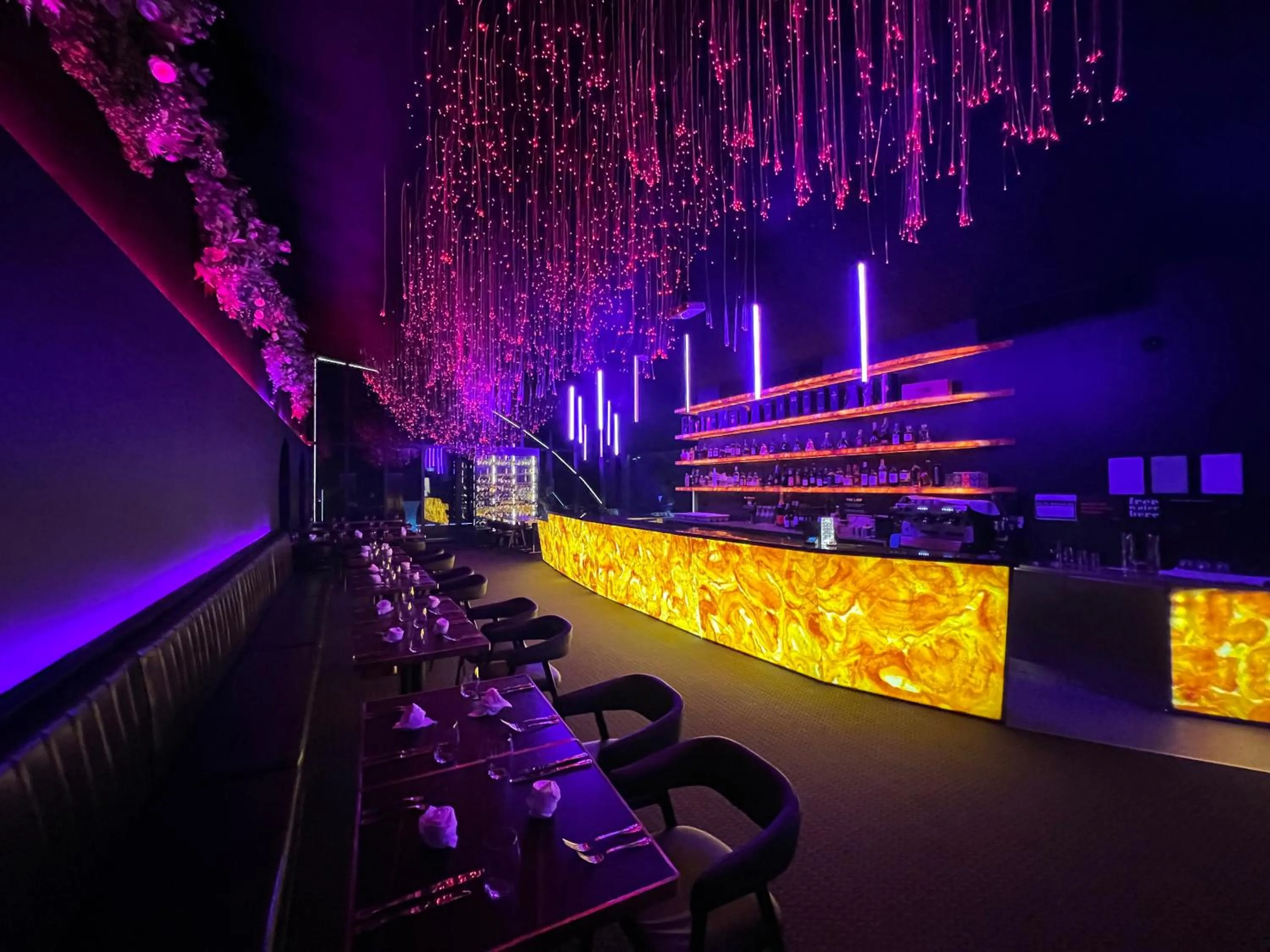 Restaurant/places to eat in Christchurch City Hotel