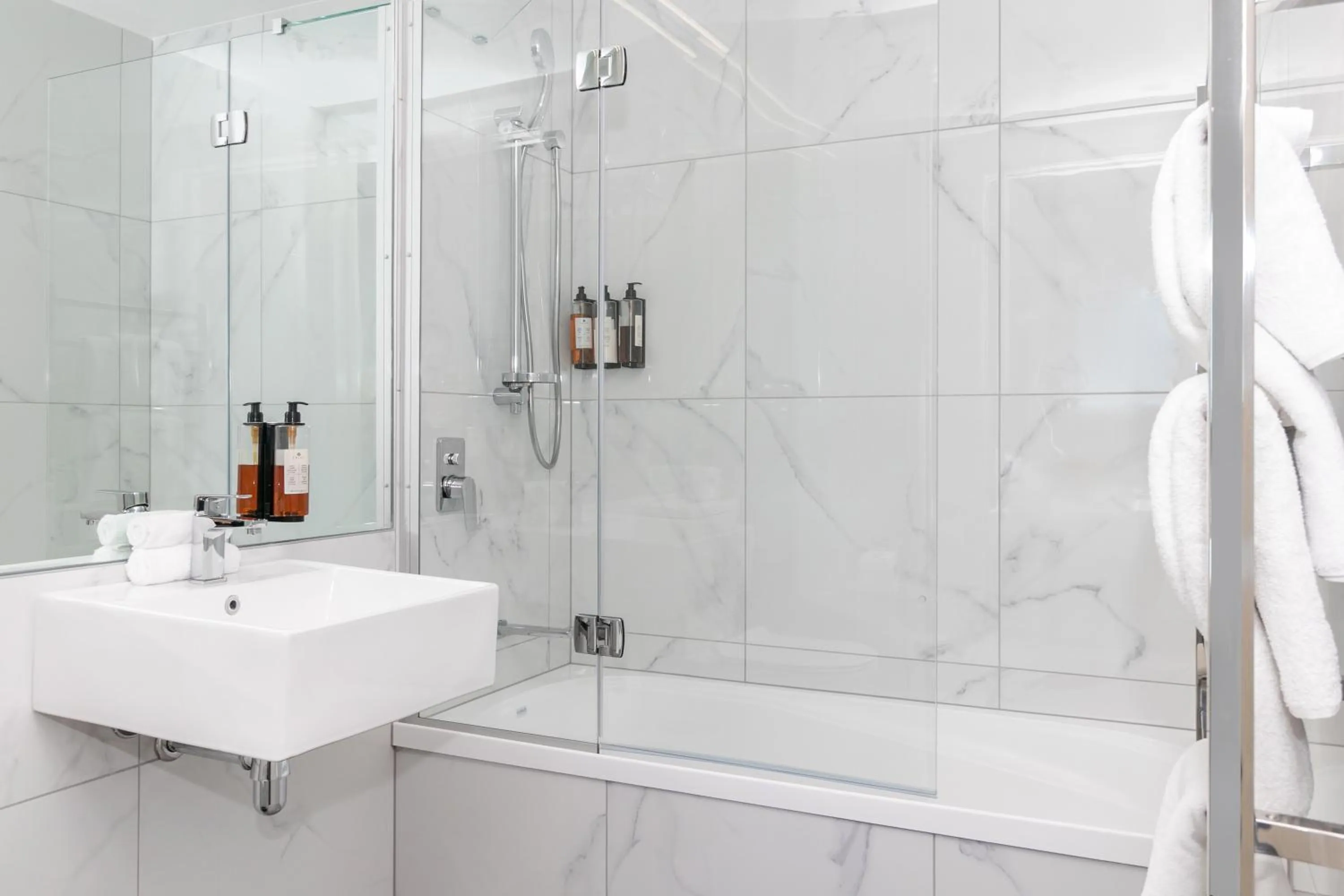 Bathroom in Christchurch City Hotel