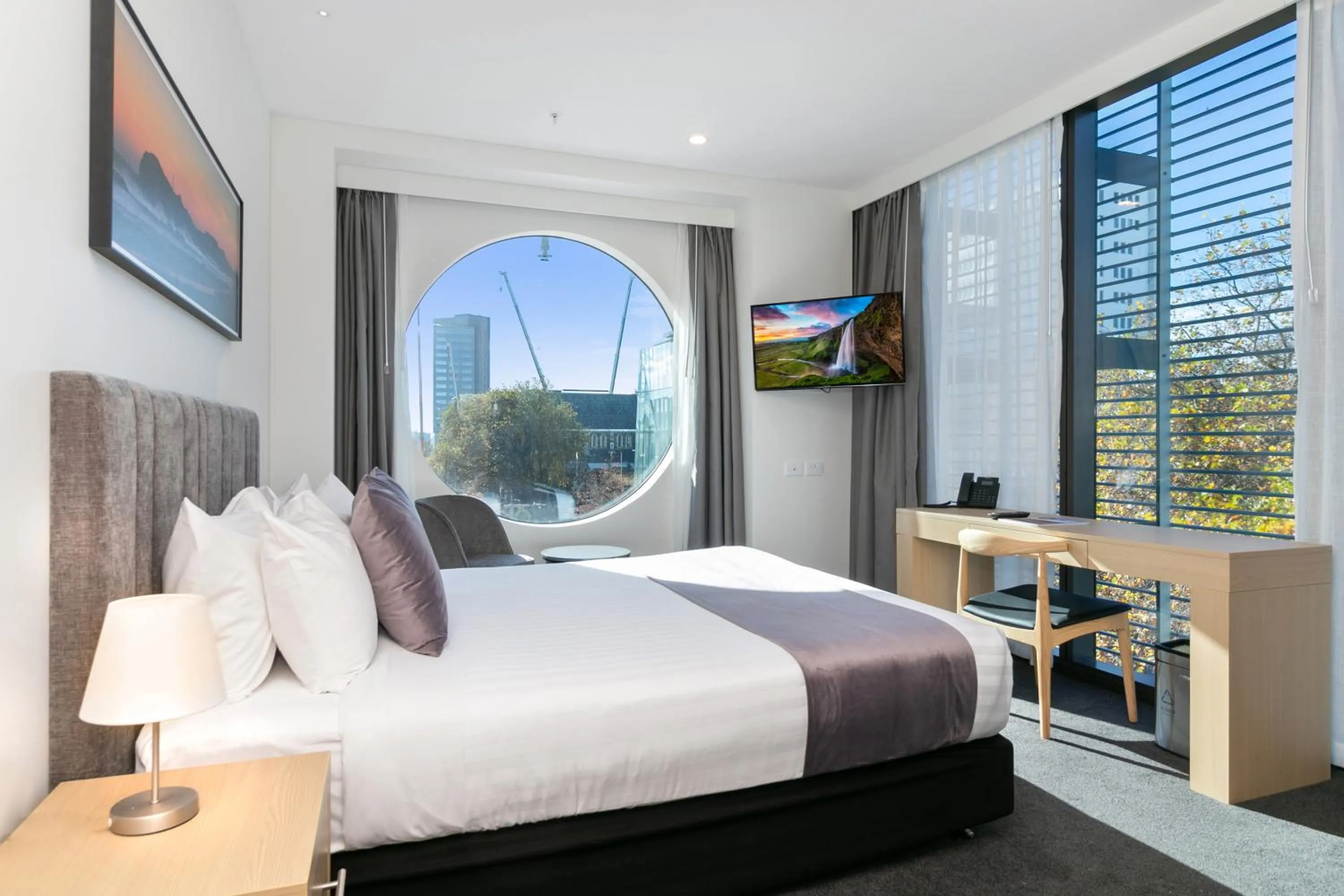 City view, Bed in Christchurch City Hotel