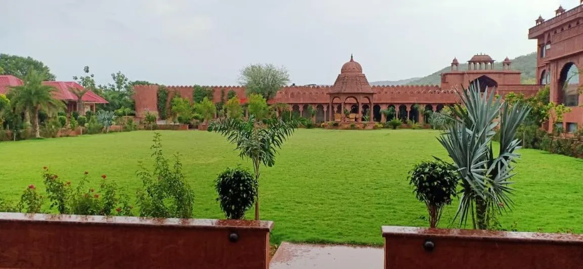 Garden in Puratan Qila