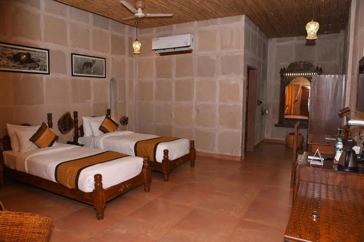 Bedroom, Bed in Puratan Qila