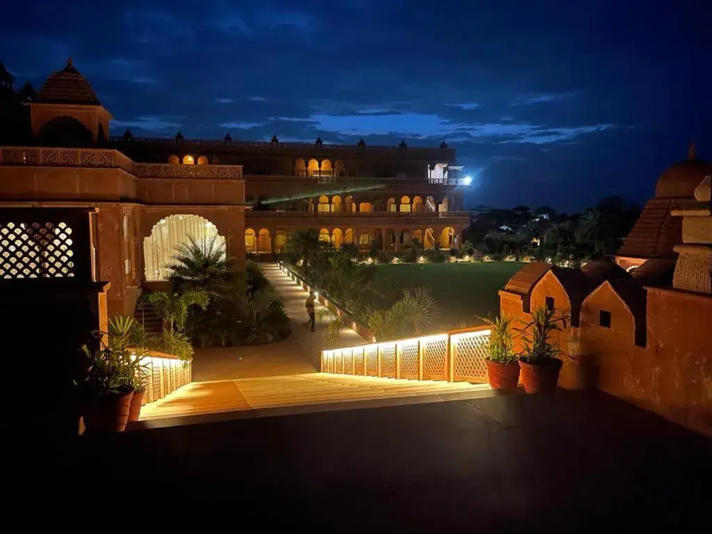 Property building in Puratan Qila Property building in Puratan Qila