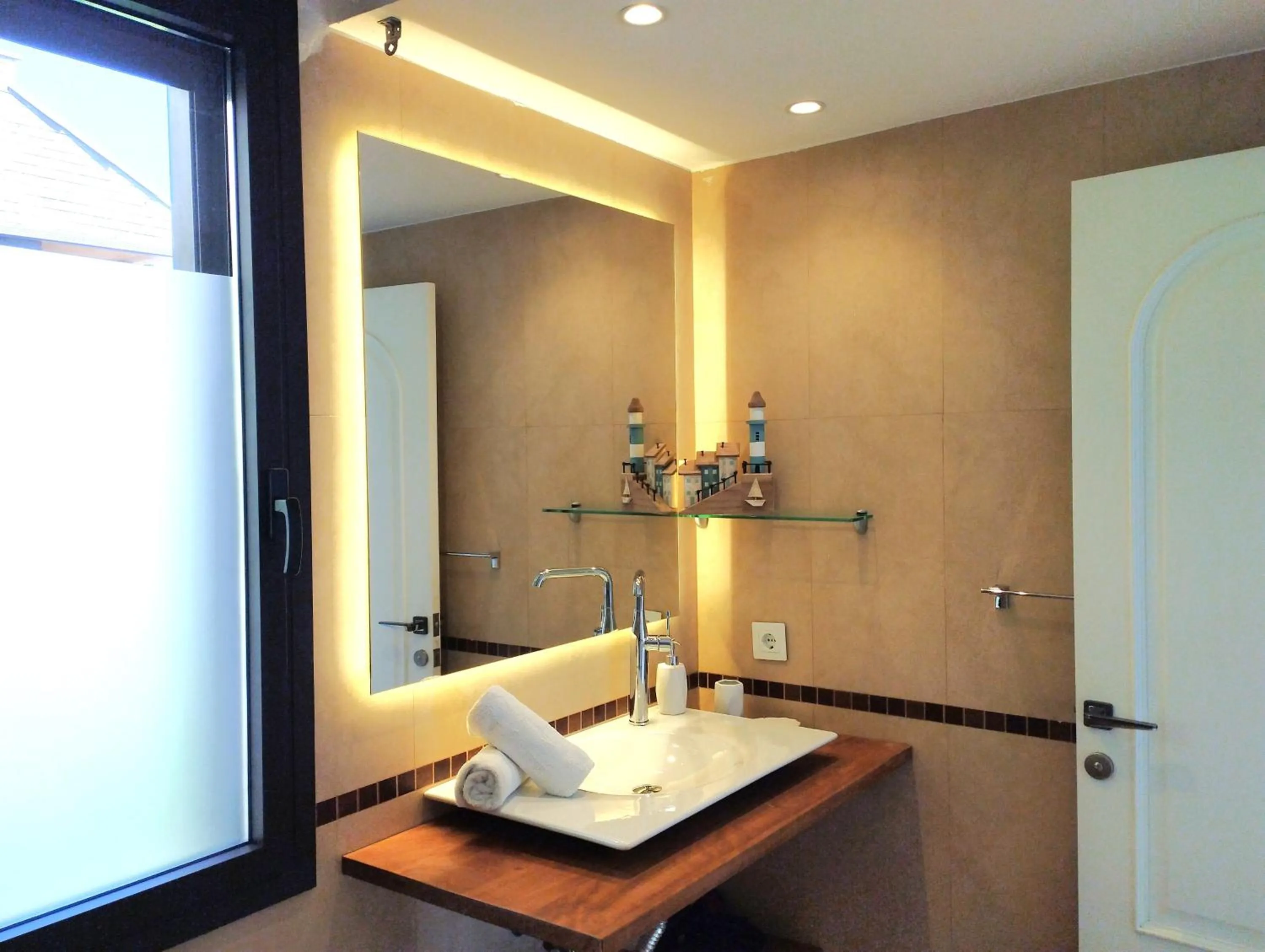 Sitges Spaces Sea View Villa- 6 Bedrooms, 5 bathrooms, 2 private pools, Near center