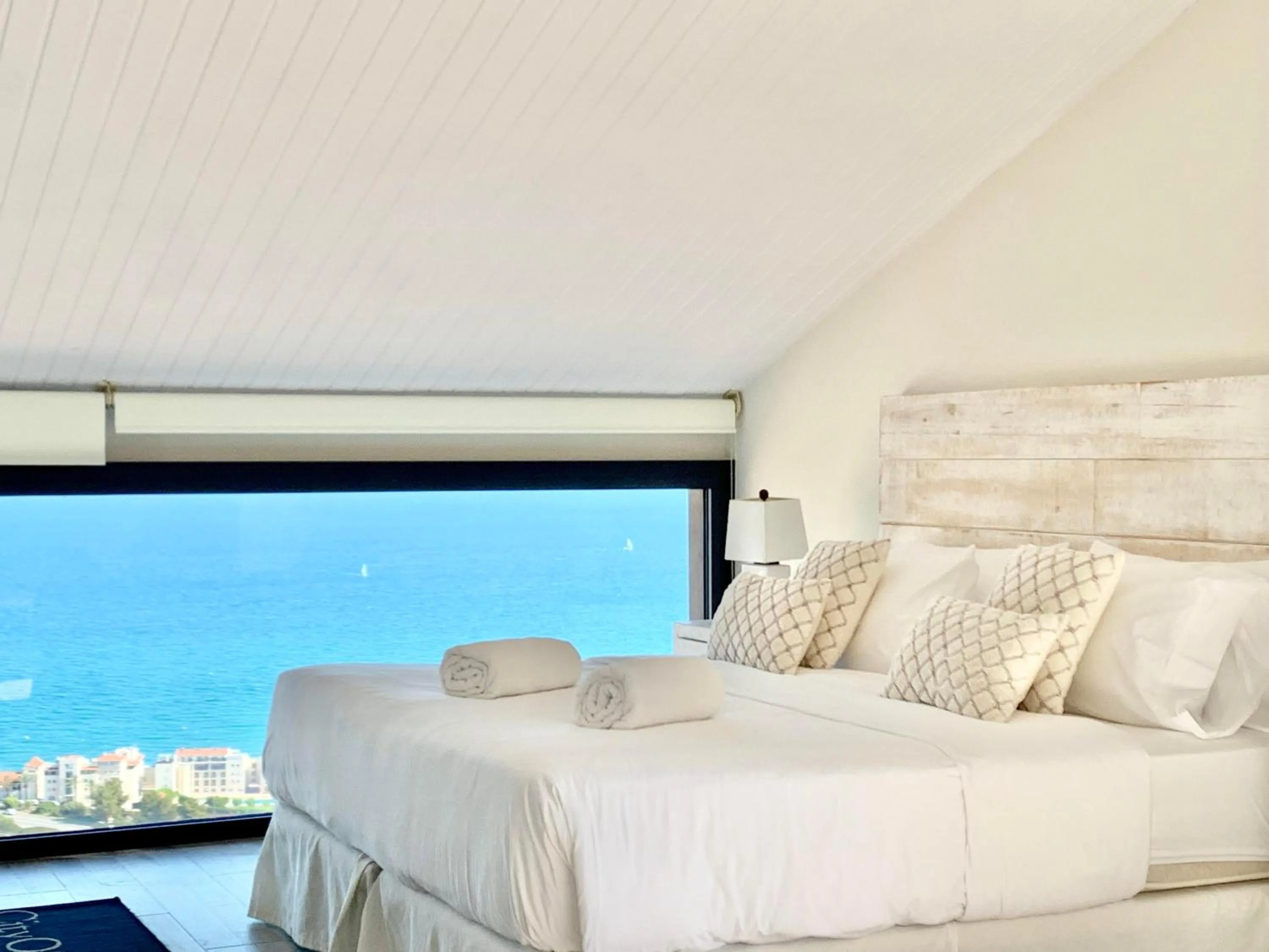 Bed in Sitges Spaces Sea View Villa- 6 Bedrooms, 5 bathrooms, 2 private pools, Near center