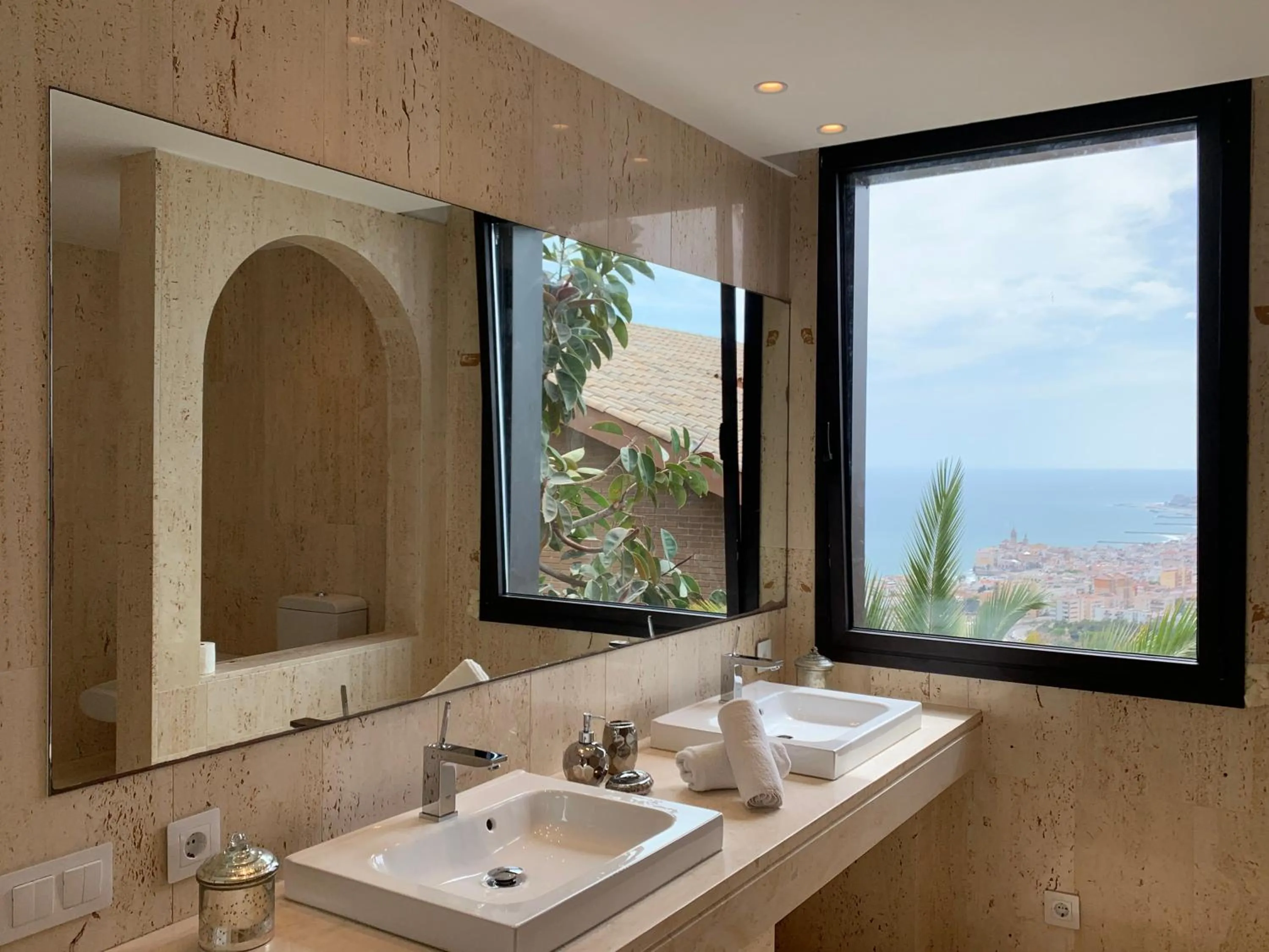 Sitges Spaces Sea View Villa- 6 Bedrooms, 5 bathrooms, 2 private pools, Near center