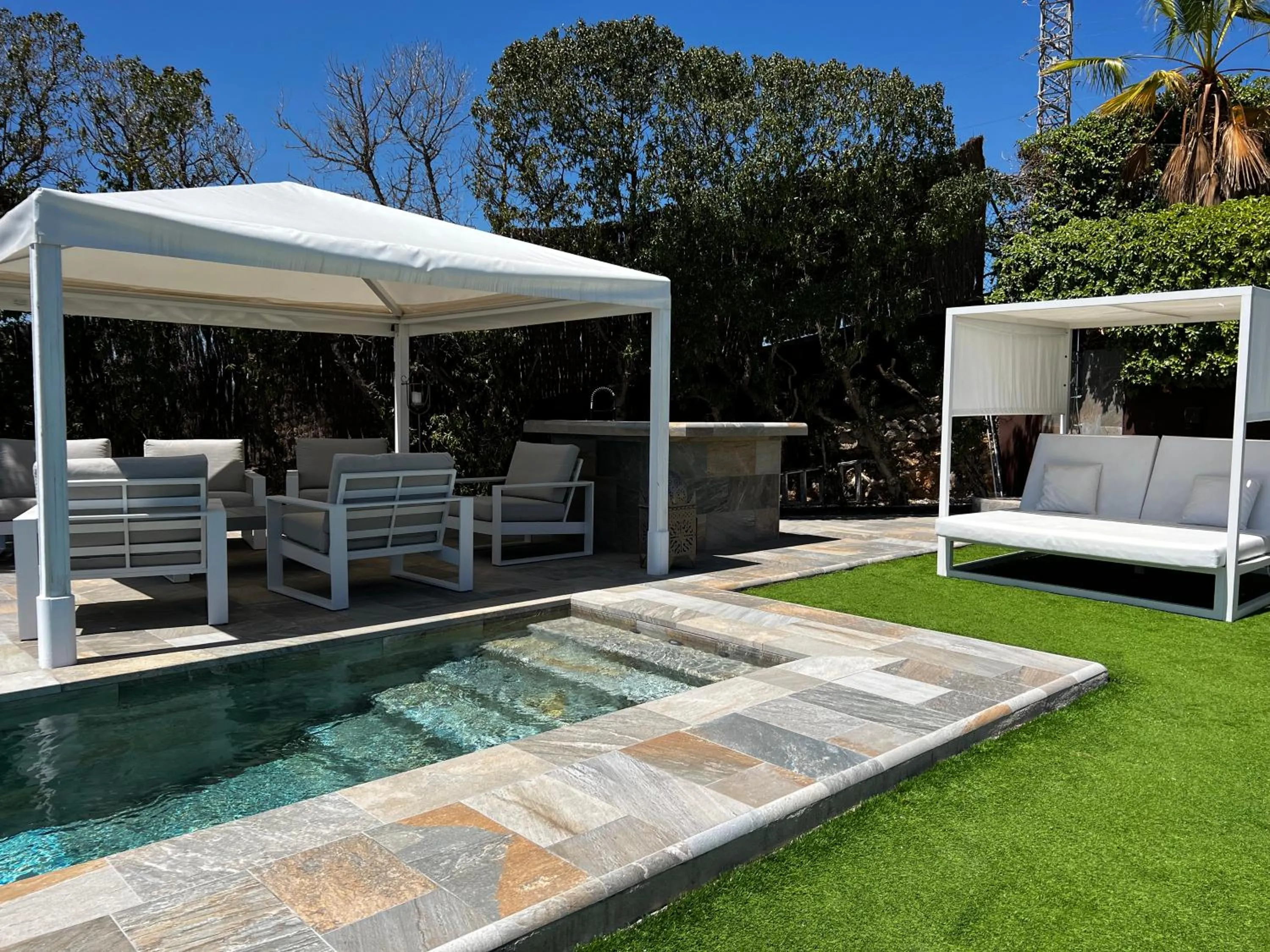 Sitges Spaces Sea View Villa- 6 Bedrooms, 5 bathrooms, 2 private pools, Near center