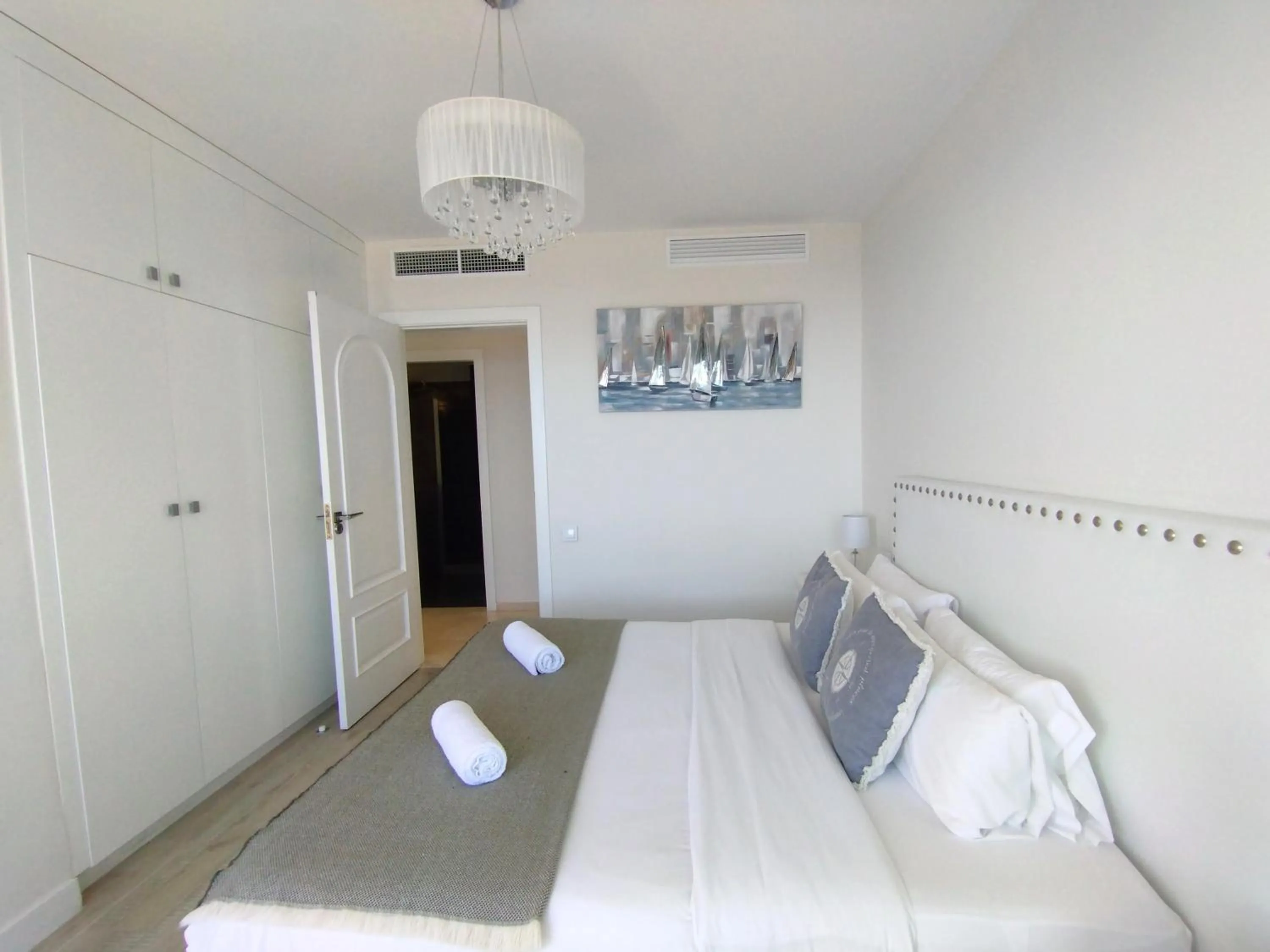 Bed in Sitges Spaces Sea View Villa- 6 Bedrooms, 5 bathrooms, 2 private pools, Near center