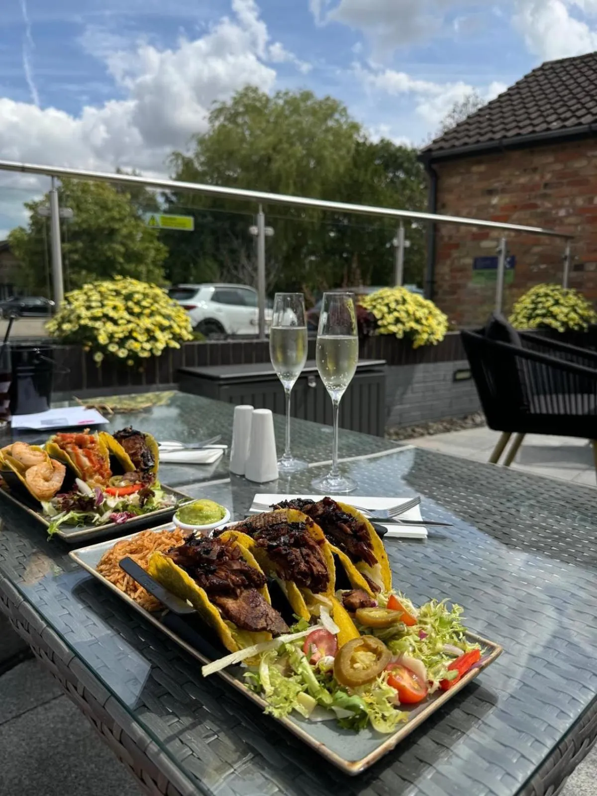 Food and drinks in Sure Studio by Best Western Brackenborough Lakes & Resort