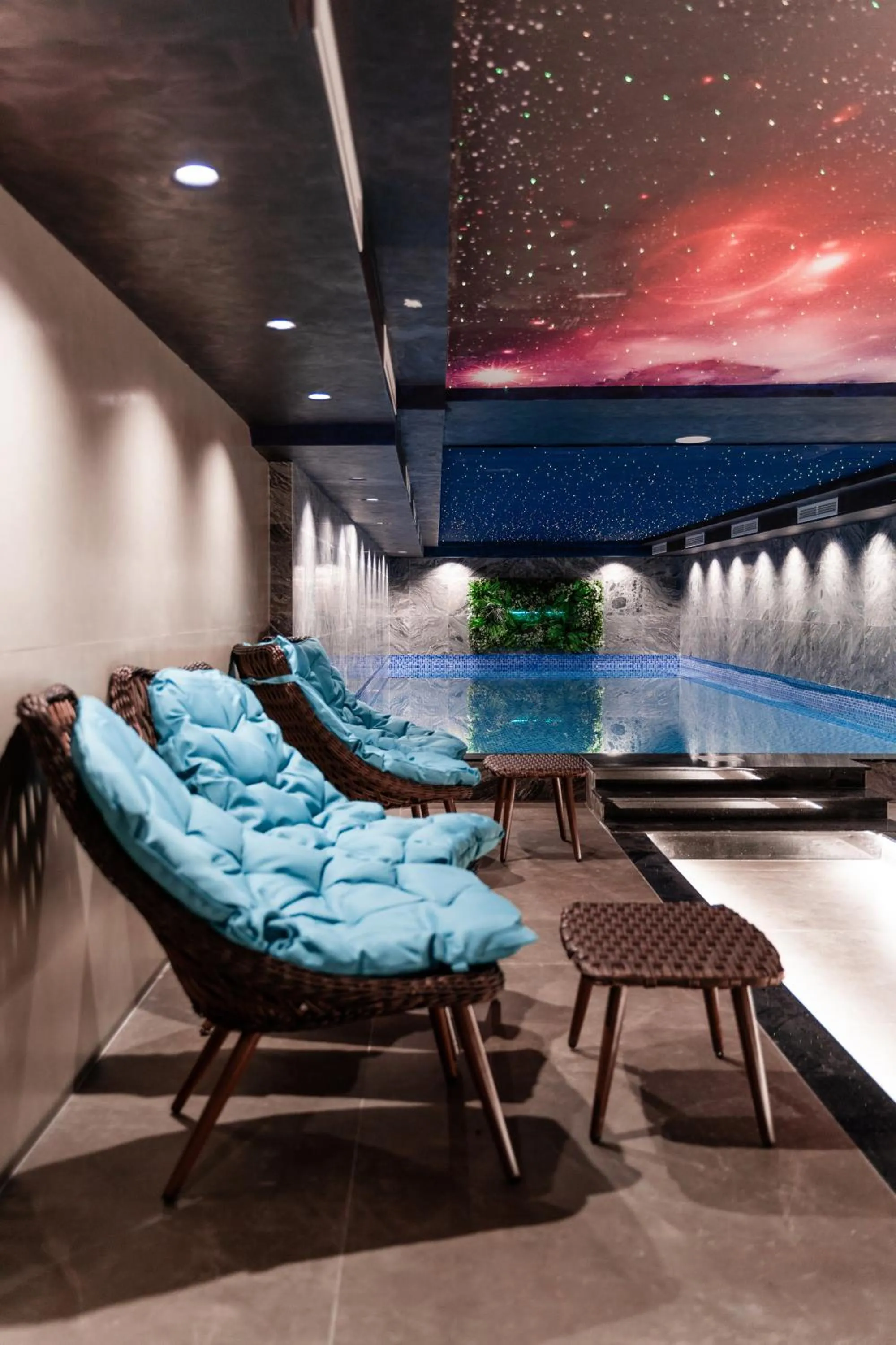Massage in Pinea Hotel Resort & Spa