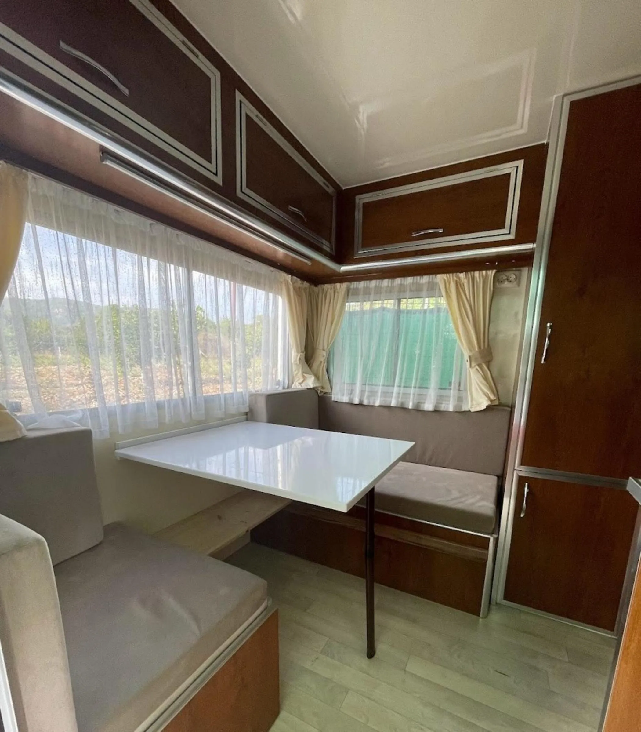 Photo of the whole room in ORANGE BEACH CAMP