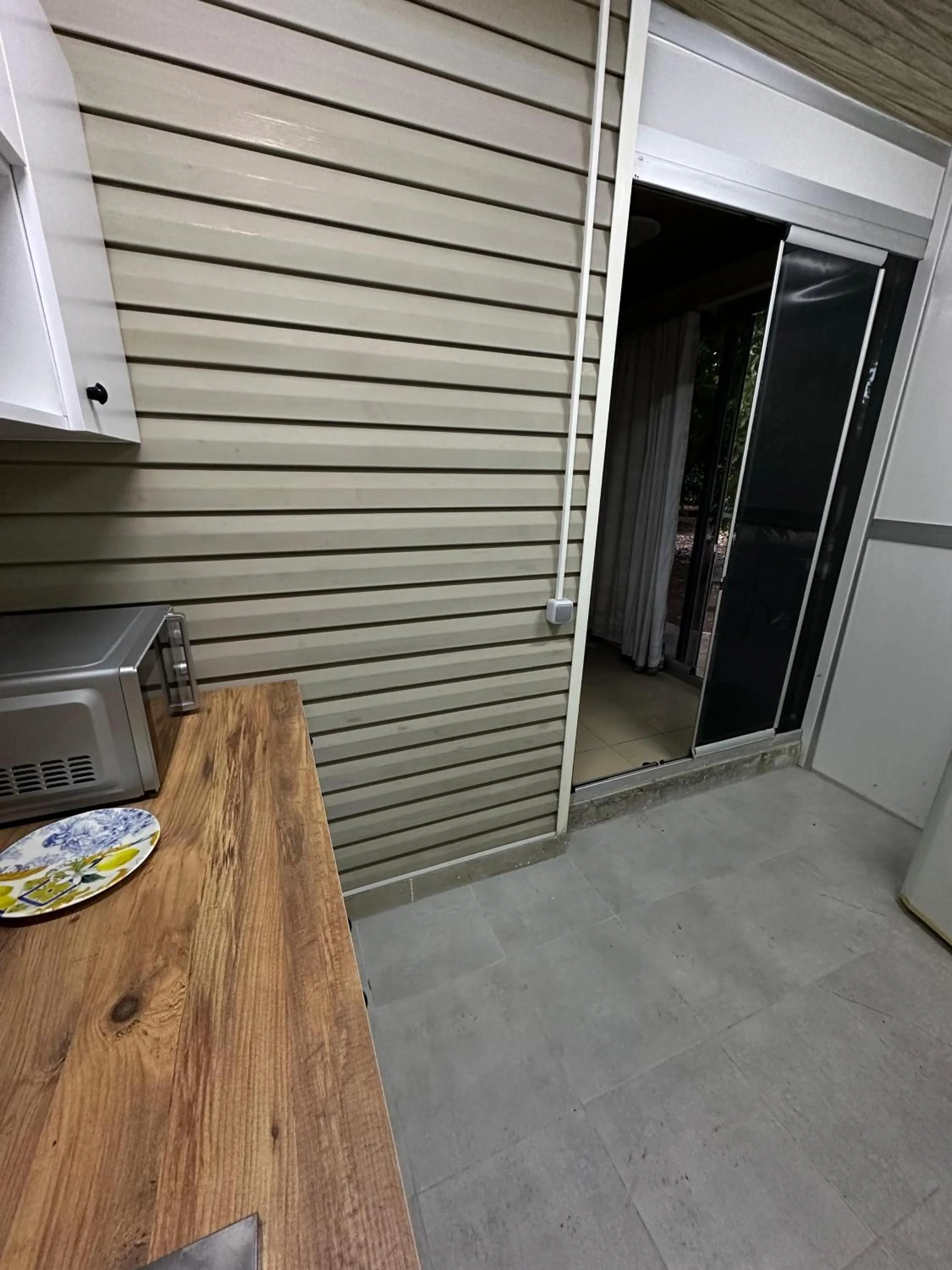 kitchen in ORANGE BEACH CAMP