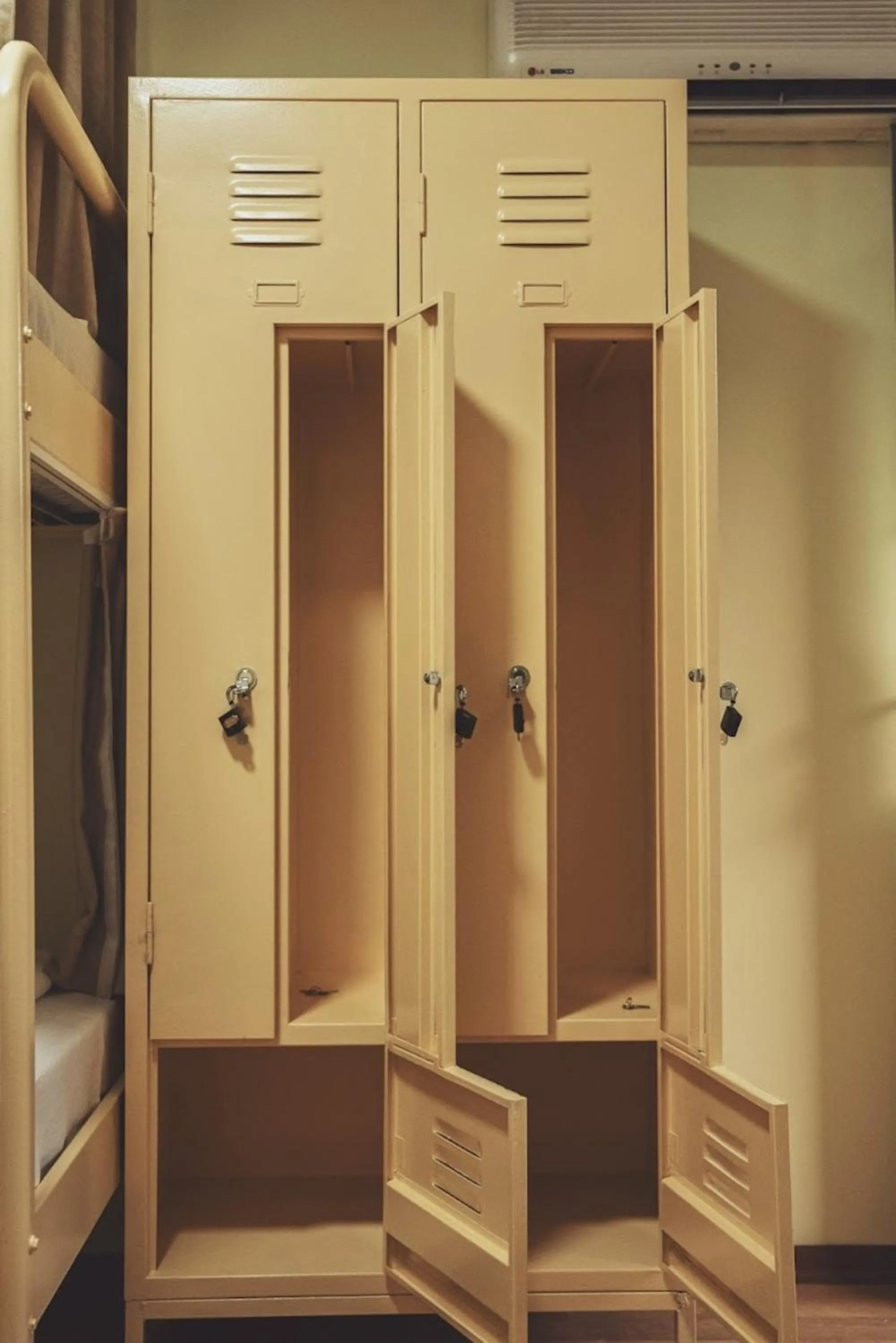 locker in ORANGE BEACH CAMP