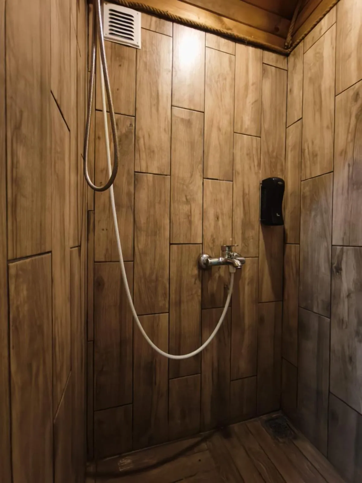 Shower in ORANGE BEACH CAMP