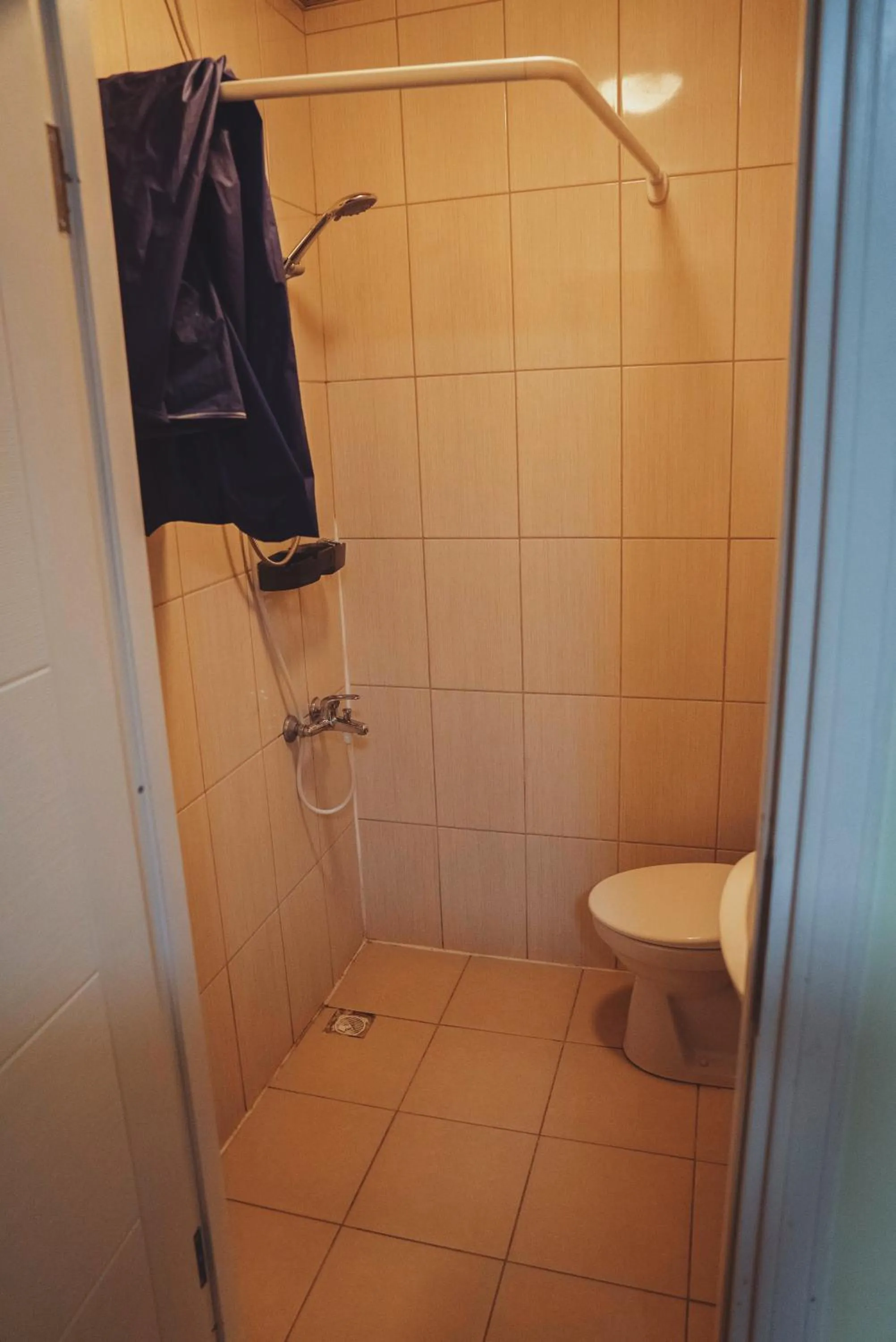 Shower in ORANGE BEACH CAMP