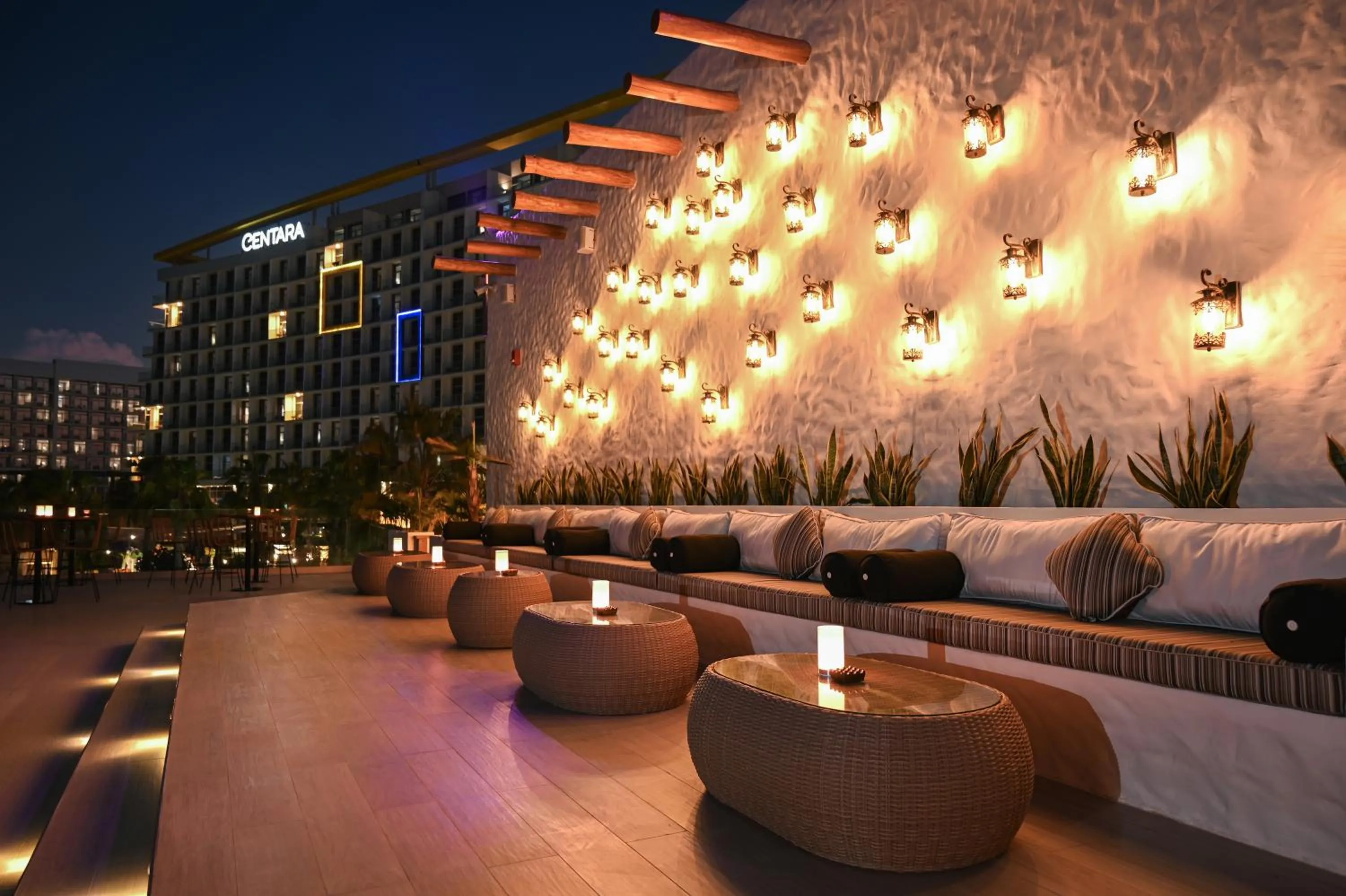 Lounge or bar in Centara Mirage Beach Resort Dubai