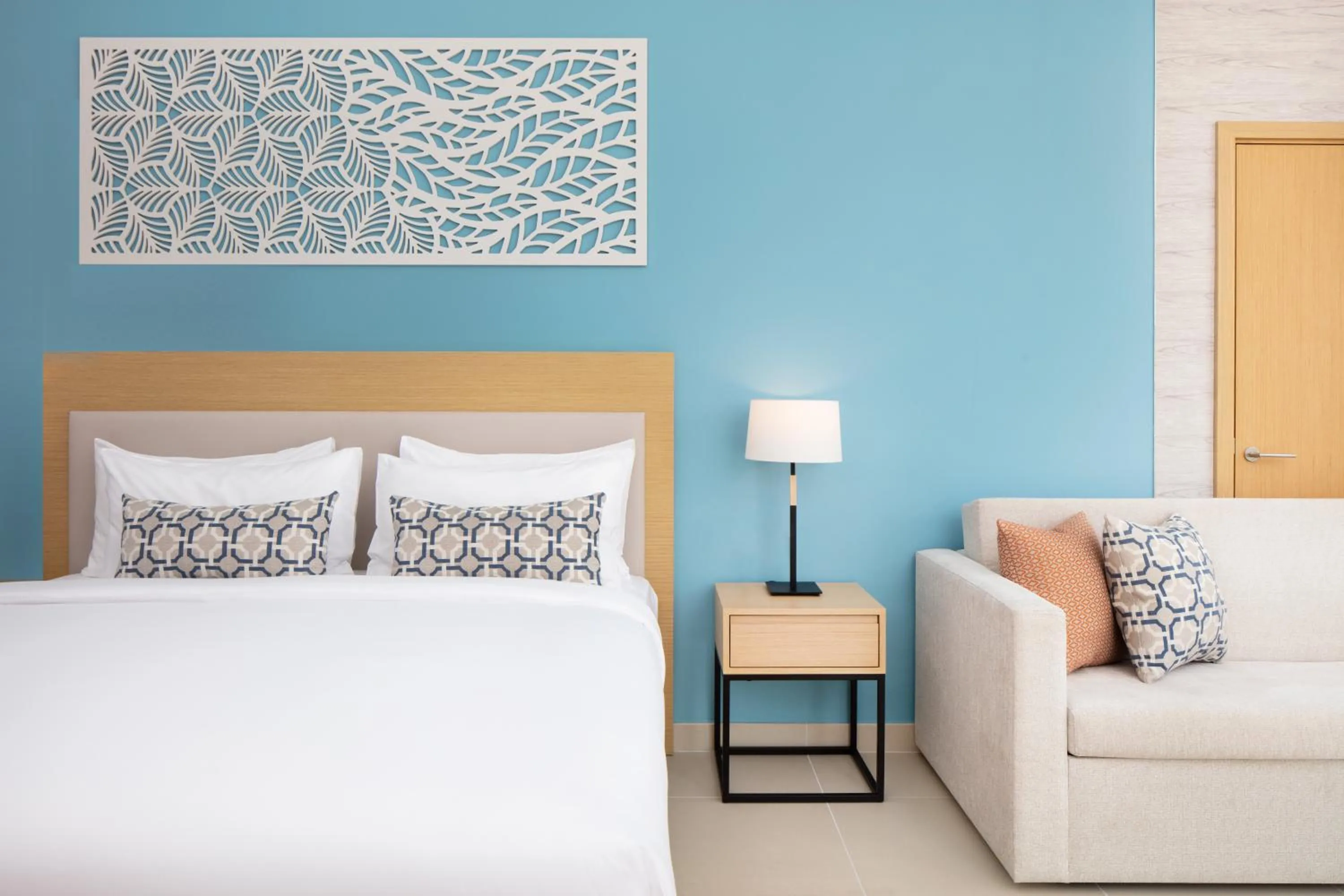 Bedroom, Bed in Centara Mirage Beach Resort Dubai