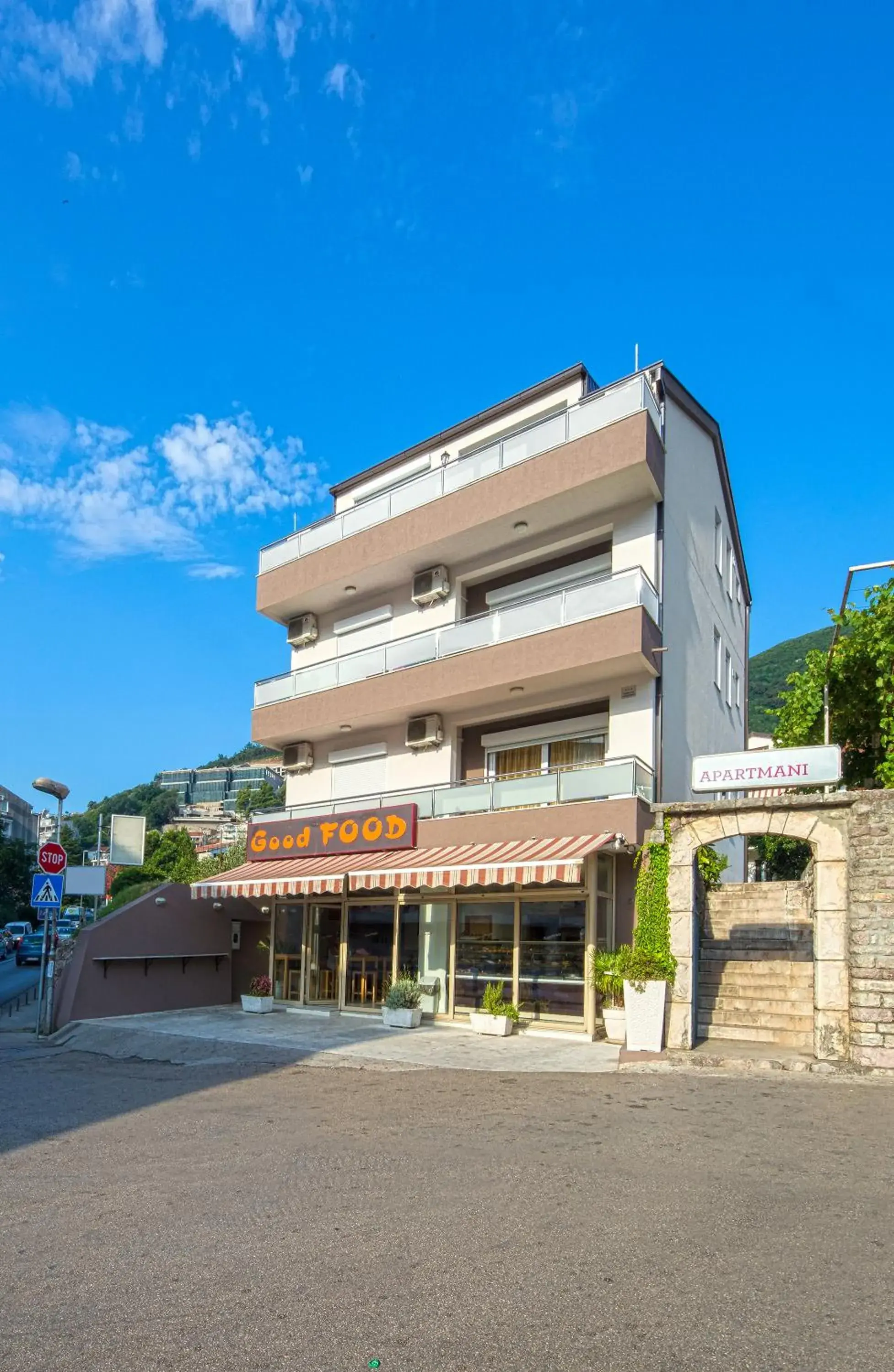 Deluxe Apartment in Apartments Budva Center 2 Deluxe Apartment in Apartments Budva Center 2