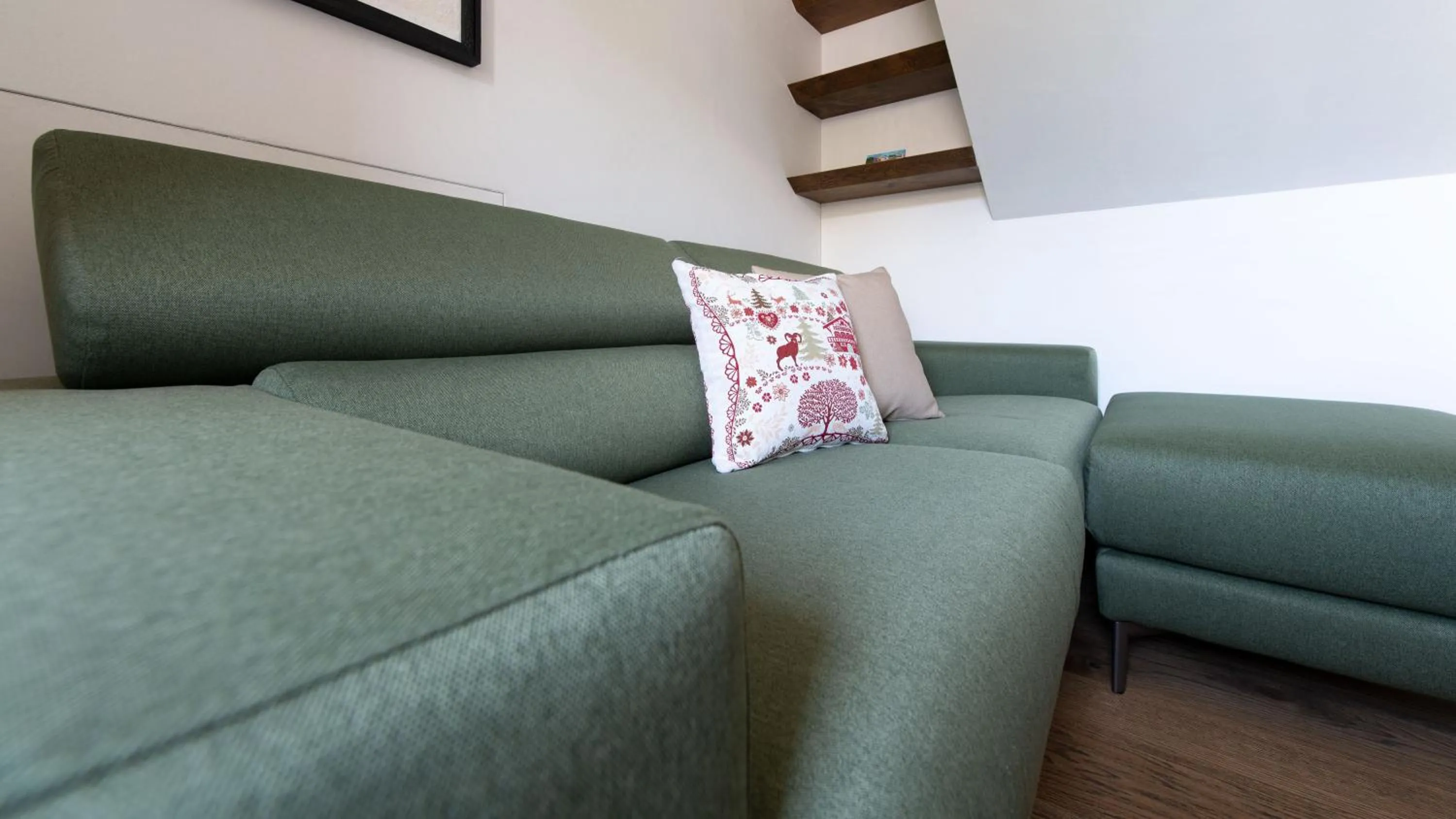 Seating area in Italianway - Morcelli 4