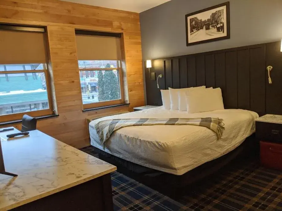 Bed in Water Street Inn Bed in Water Street Inn