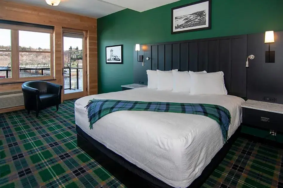 Bed in Water Street Inn Bed in Water Street Inn