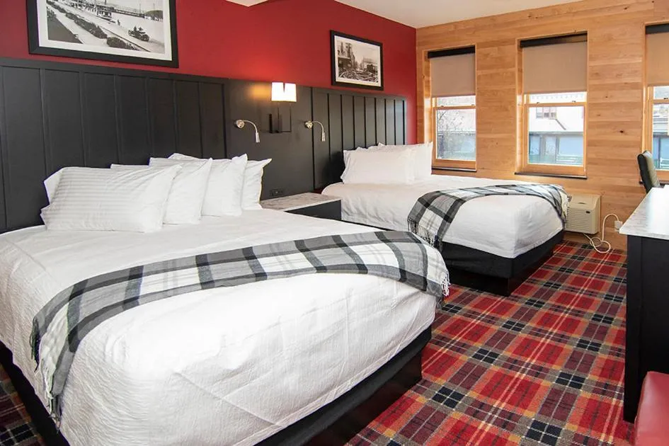 Bed in Water Street Inn