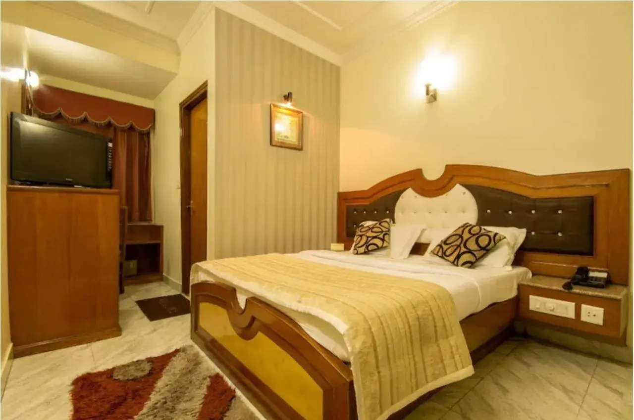 Toilet, Bed in The C Park Inn Karol Bagh Homely Atmosphere Toilet, Bed in The C Park Inn Karol Bagh Homely Atmosphere