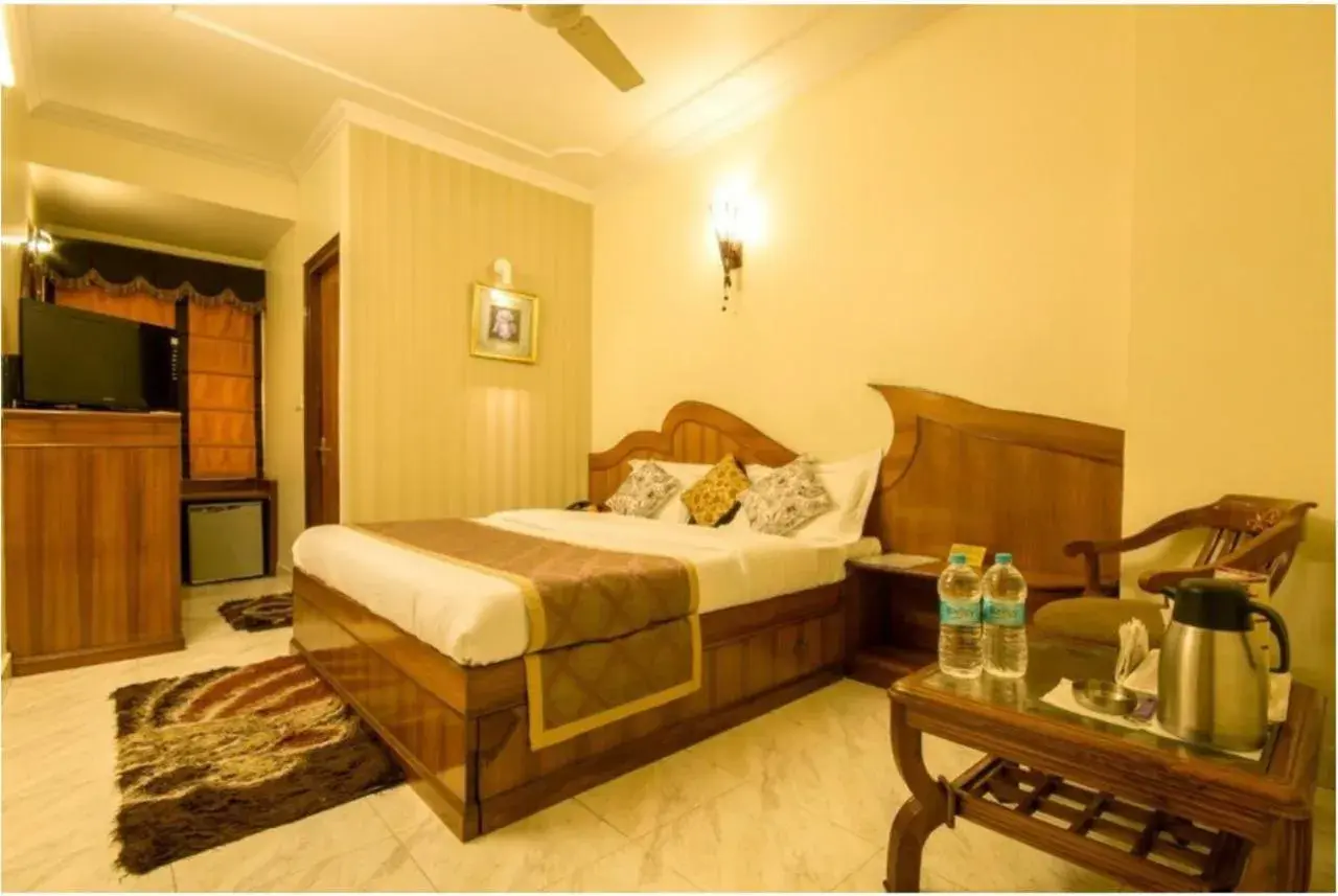 Toilet, Bed in The C Park Inn Karol Bagh Homely Atmosphere Toilet, Bed in The C Park Inn Karol Bagh Homely Atmosphere