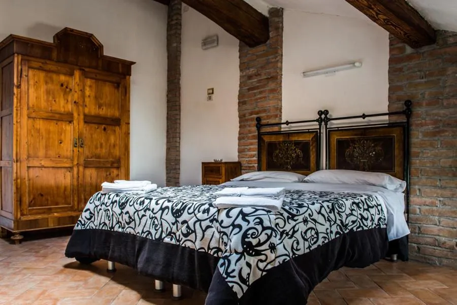 Single Room with Bathroom - single occupancy in Corte Galvana