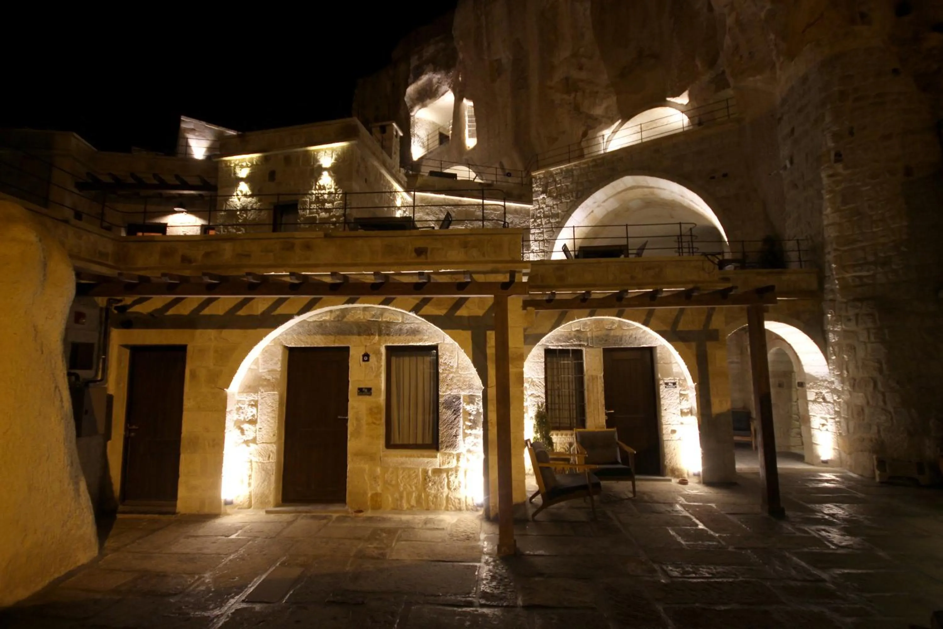 Property building in 1811 Cave Hotel