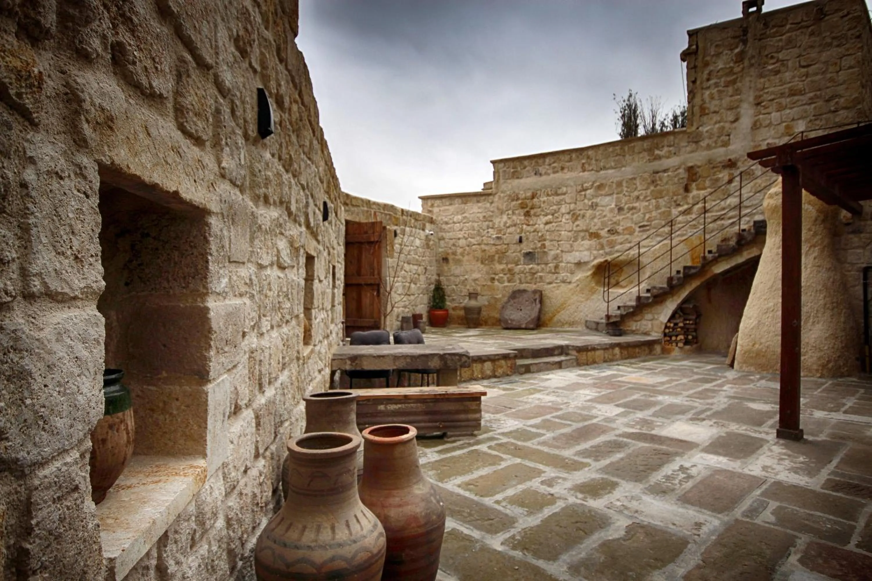 Garden in 1811 Cave Hotel