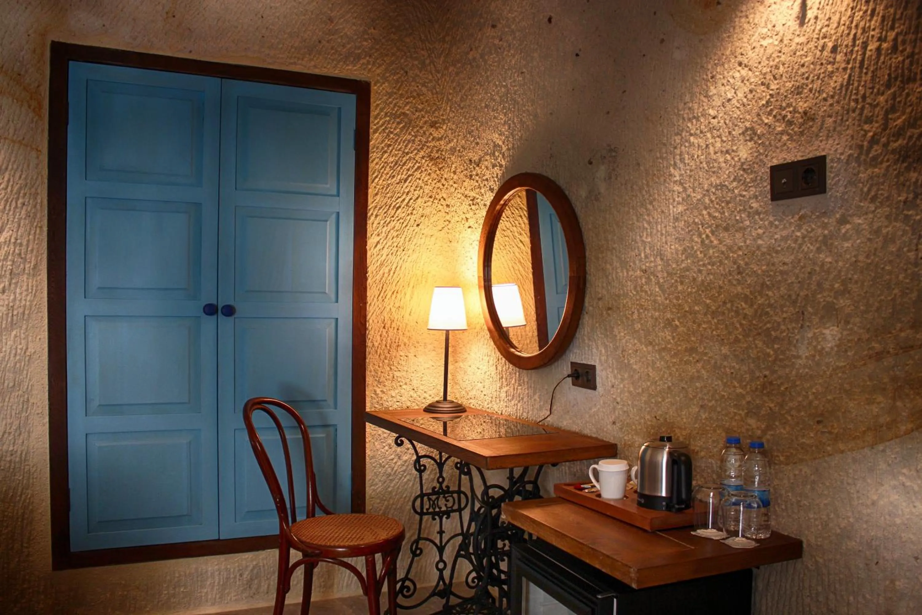 room service in 1811 Cave Hotel