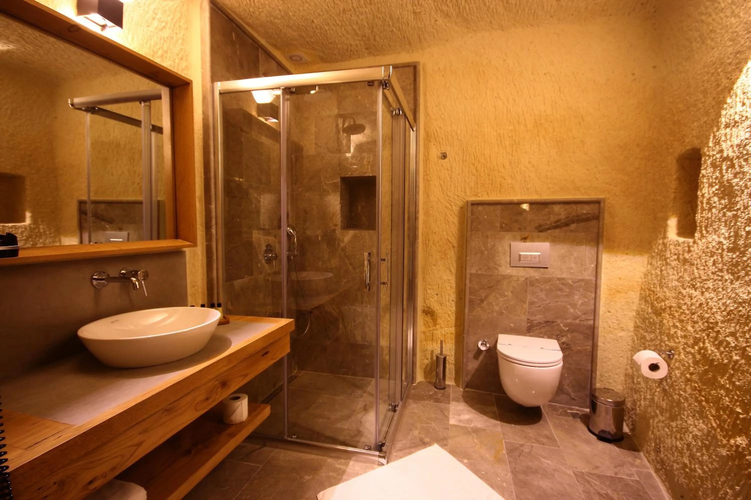 Bathroom in 1811 Cave Hotel