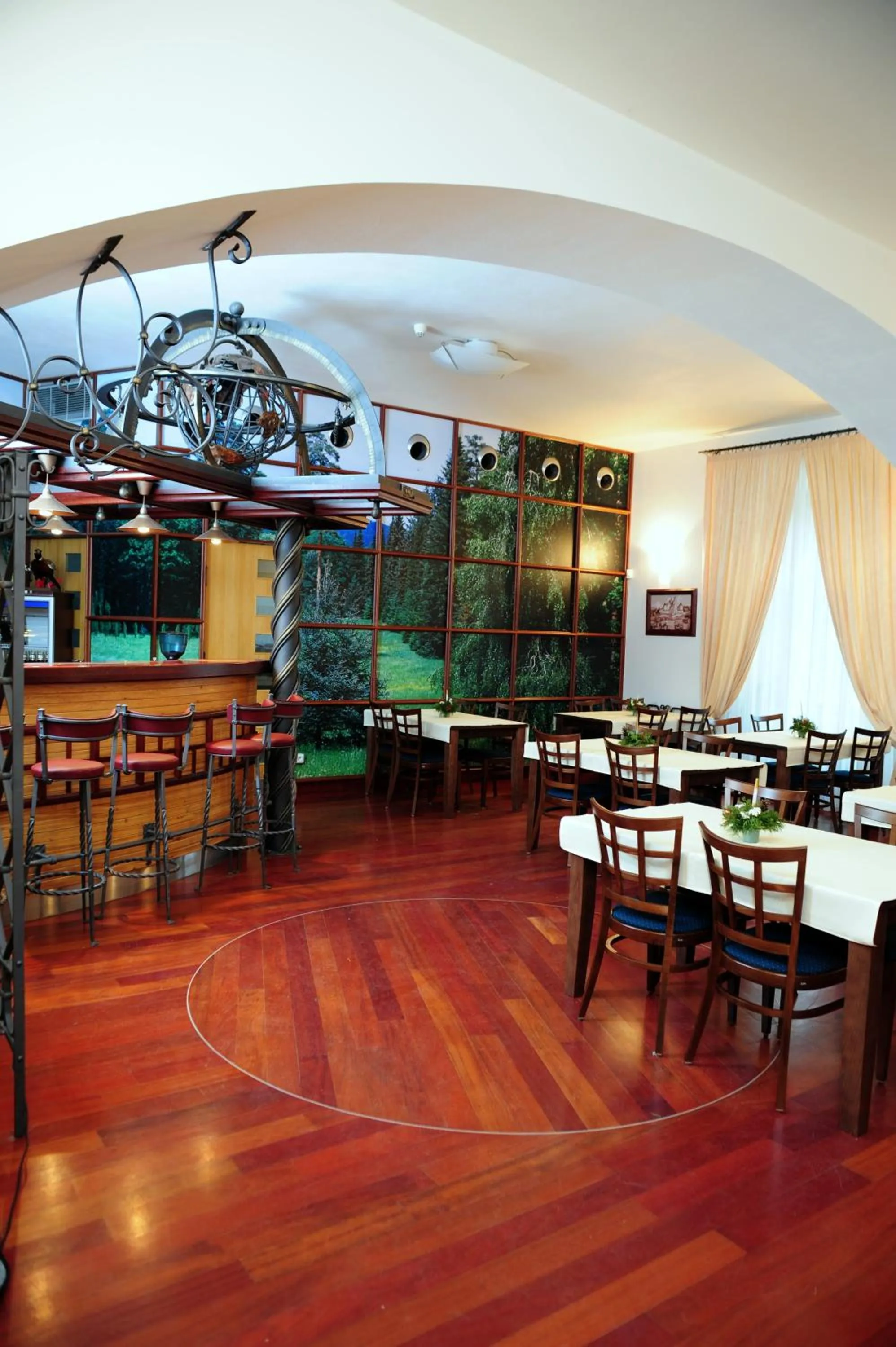 Restaurant/places to eat in Zámek Křtiny