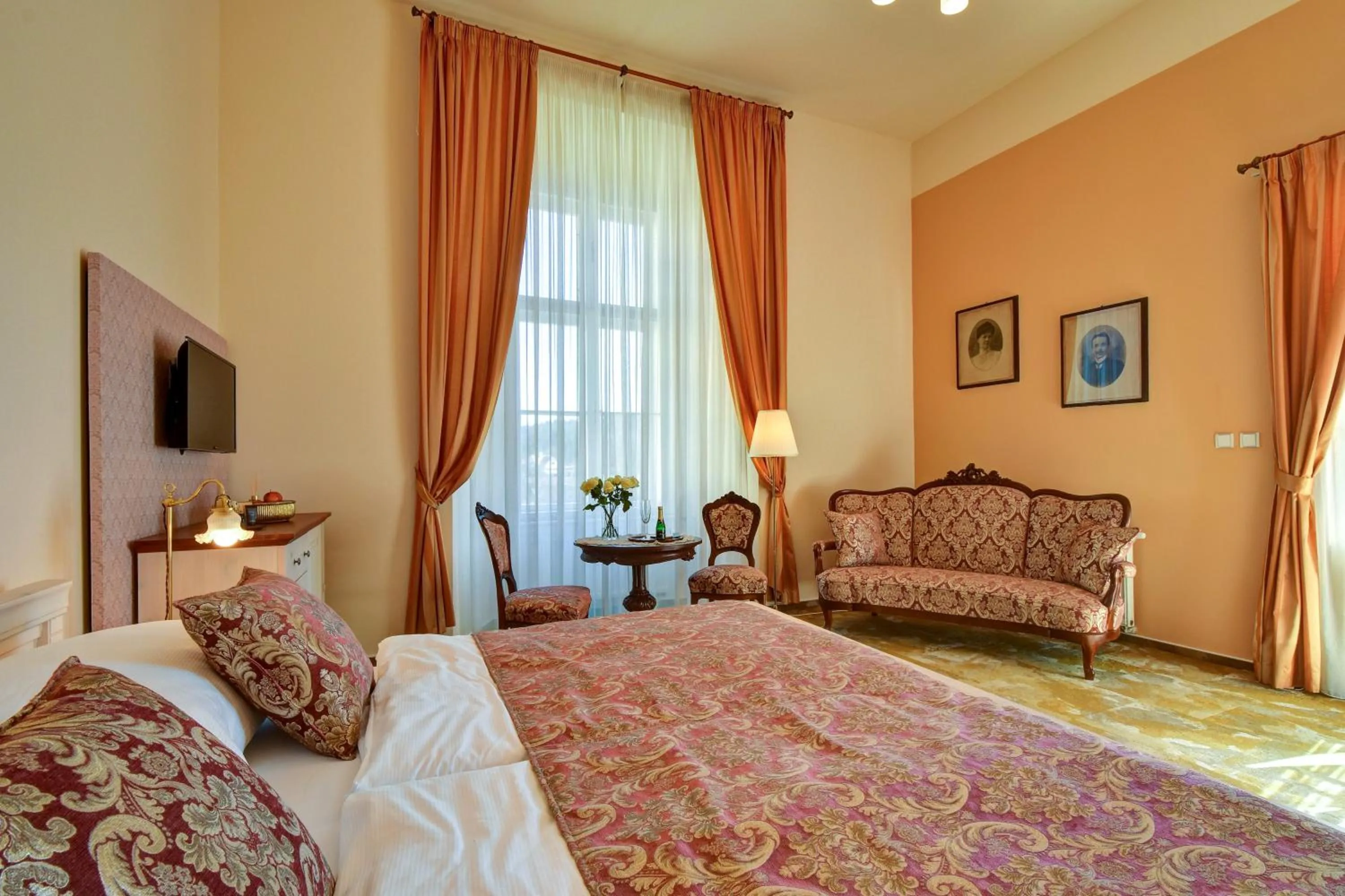 Bed in Zámek Křtiny