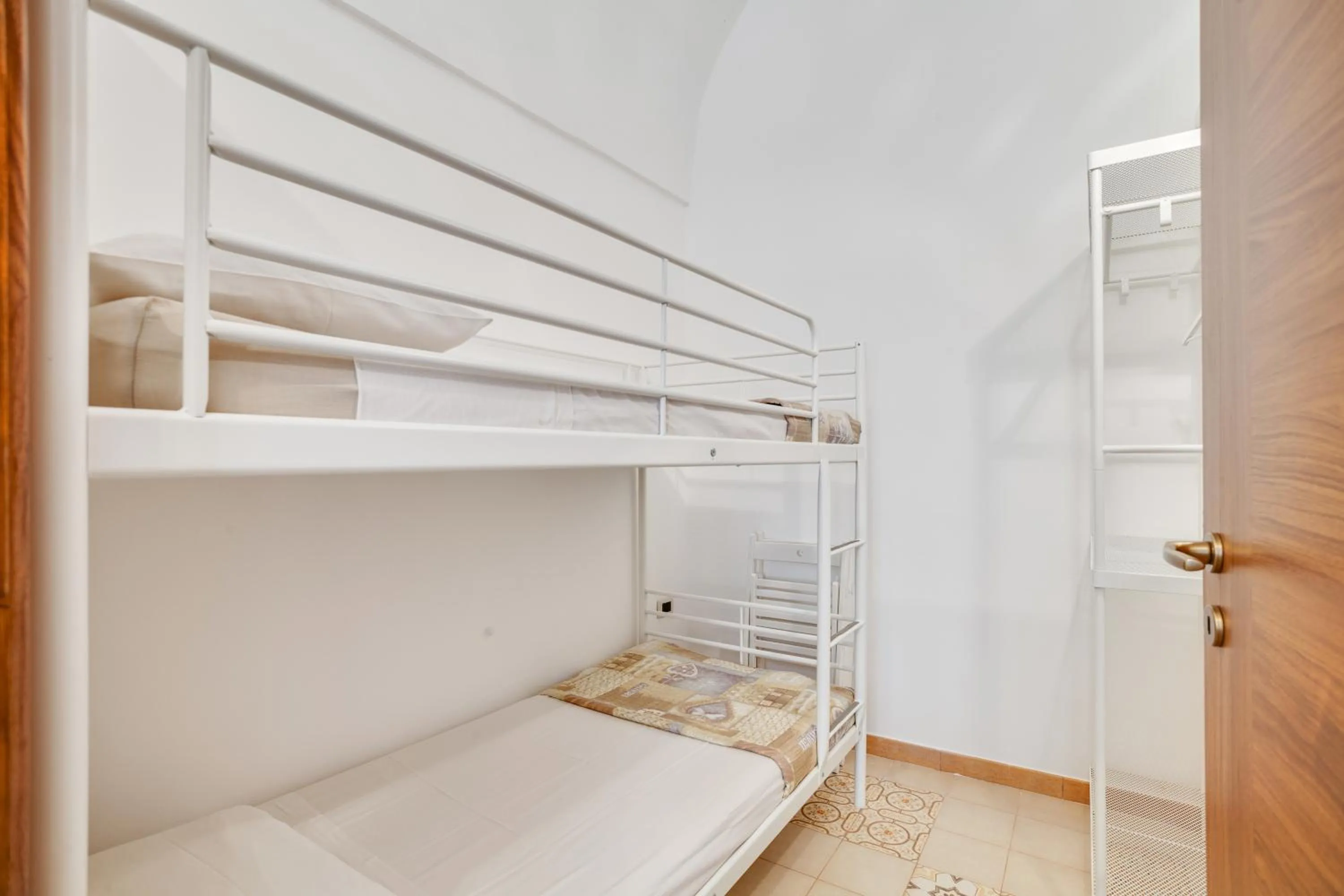 Tiny House 21 Bright Aparment