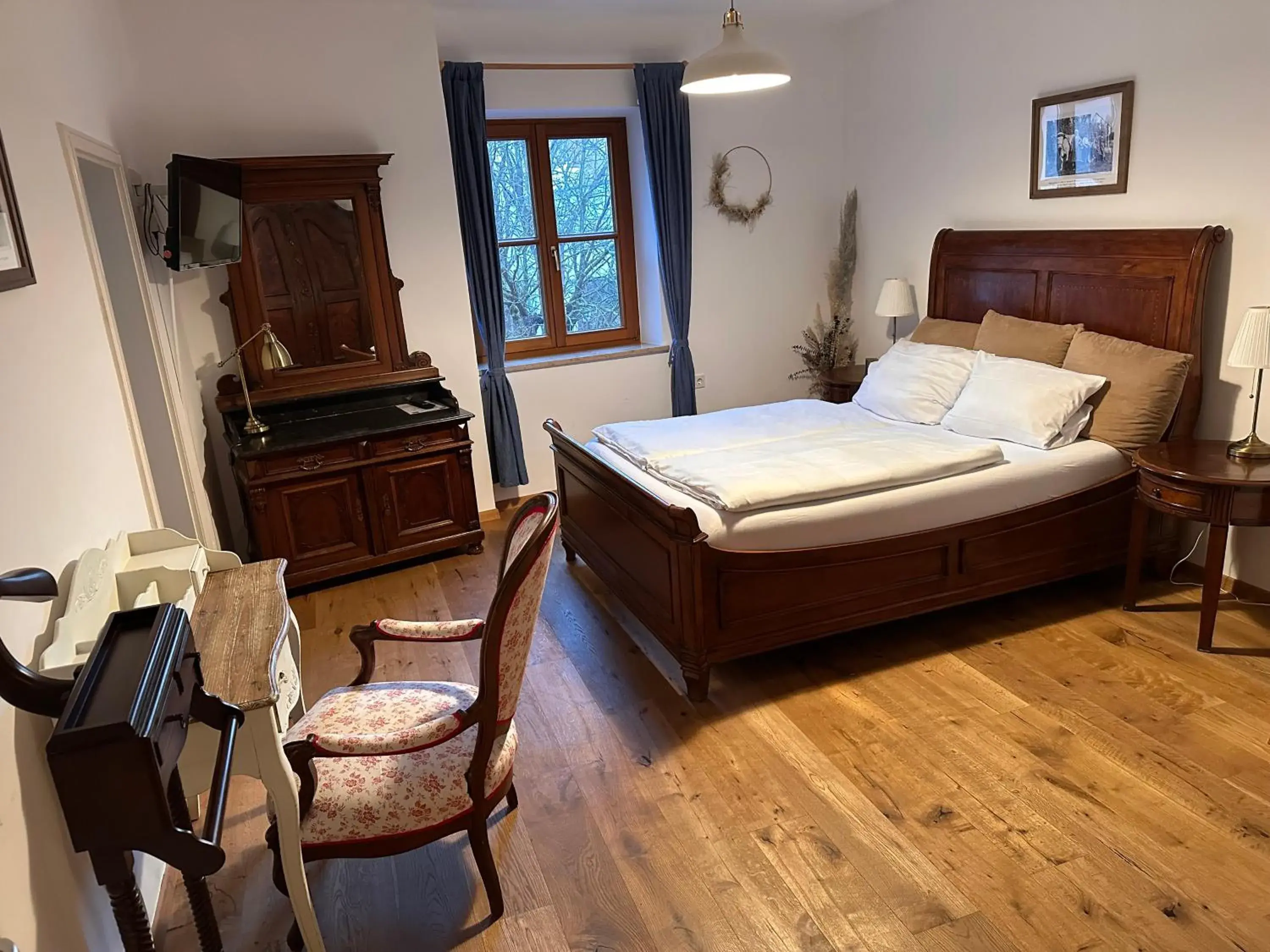 Double Room with Private Bathroom - single occupancy in Gasthof Zur Post Double Room with Private Bathroom - single occupancy in Gasthof Zur Post