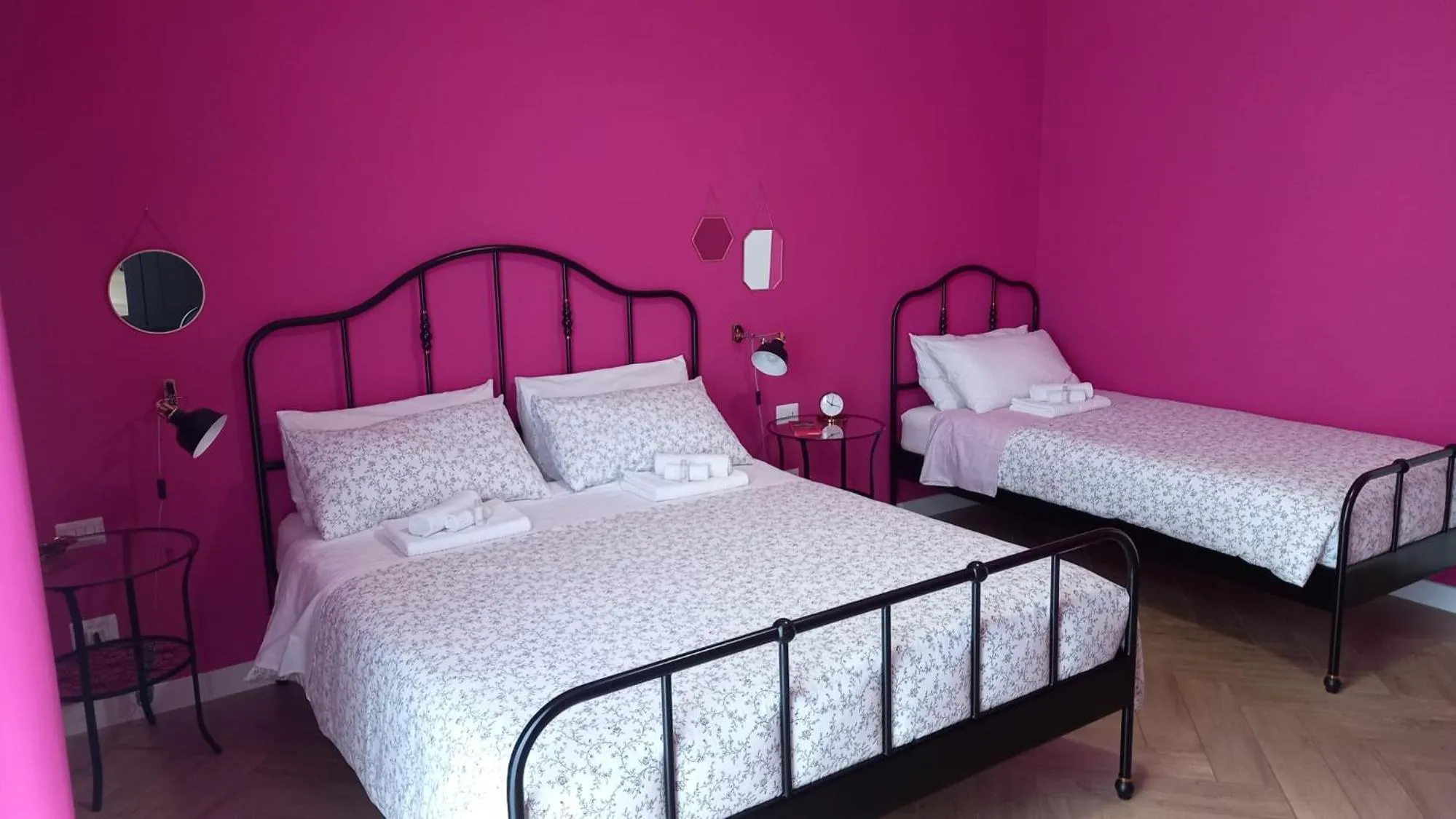 Photo of the whole room, Bed in B&B Stella Scugnizza