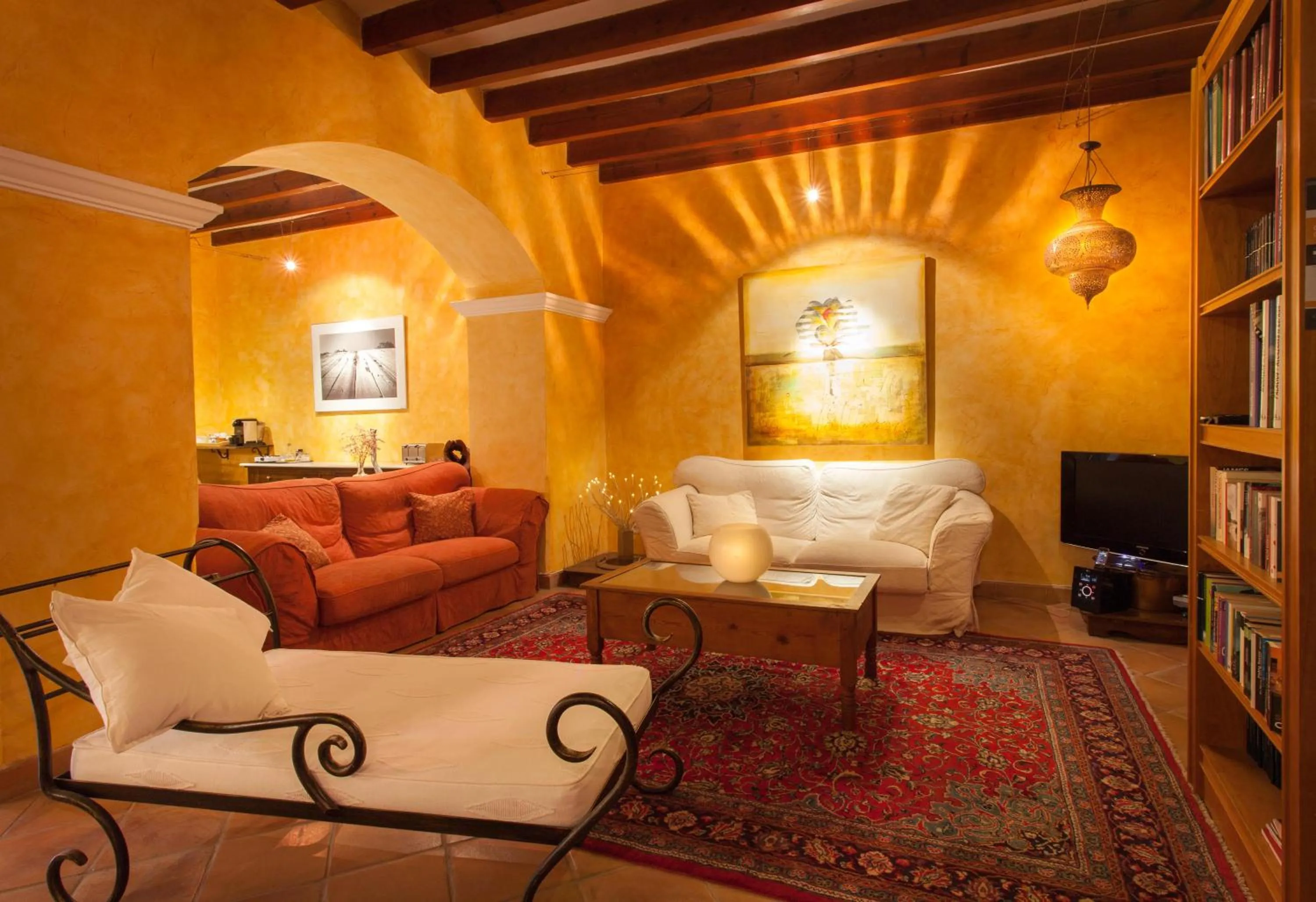 Living room in Petit Hotel Alaro